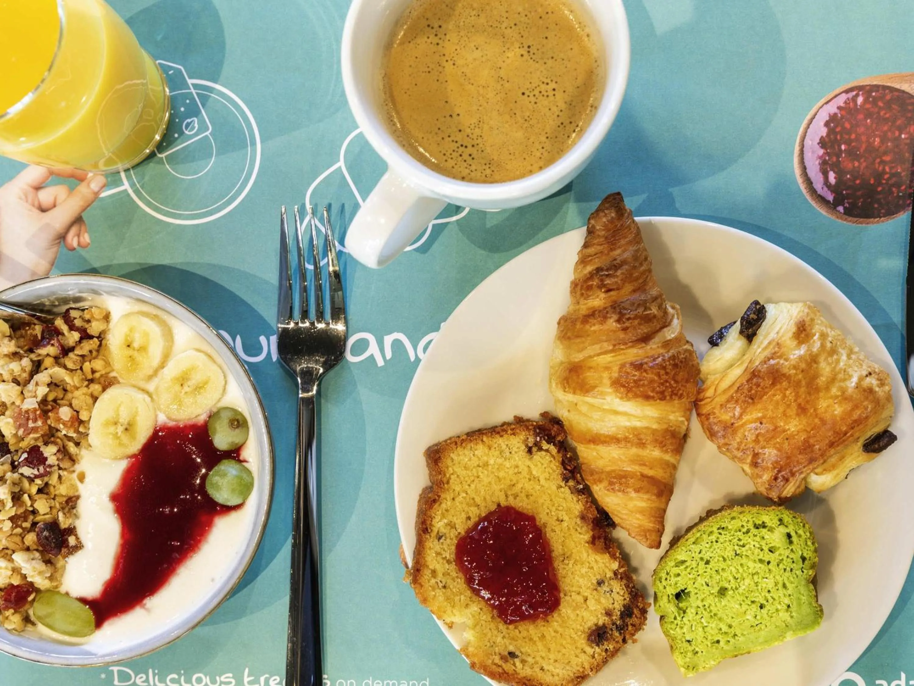 Breakfast in Aparthotel Adagio access Palaiseau Saclay