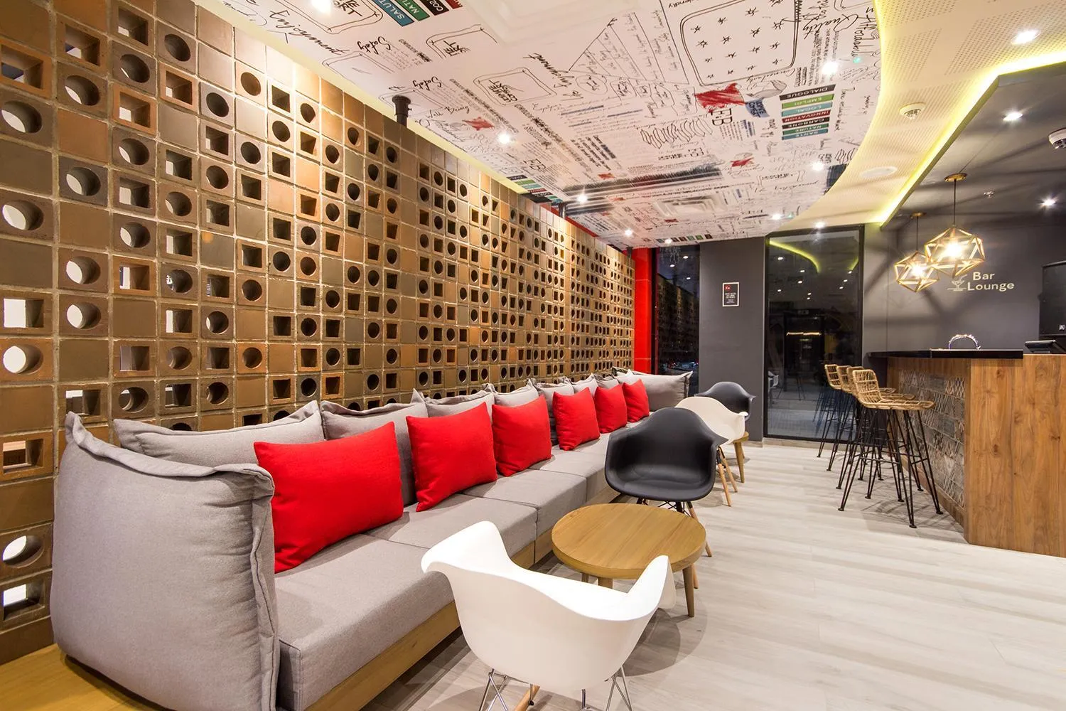 Lounge or bar in ibis Cucuta