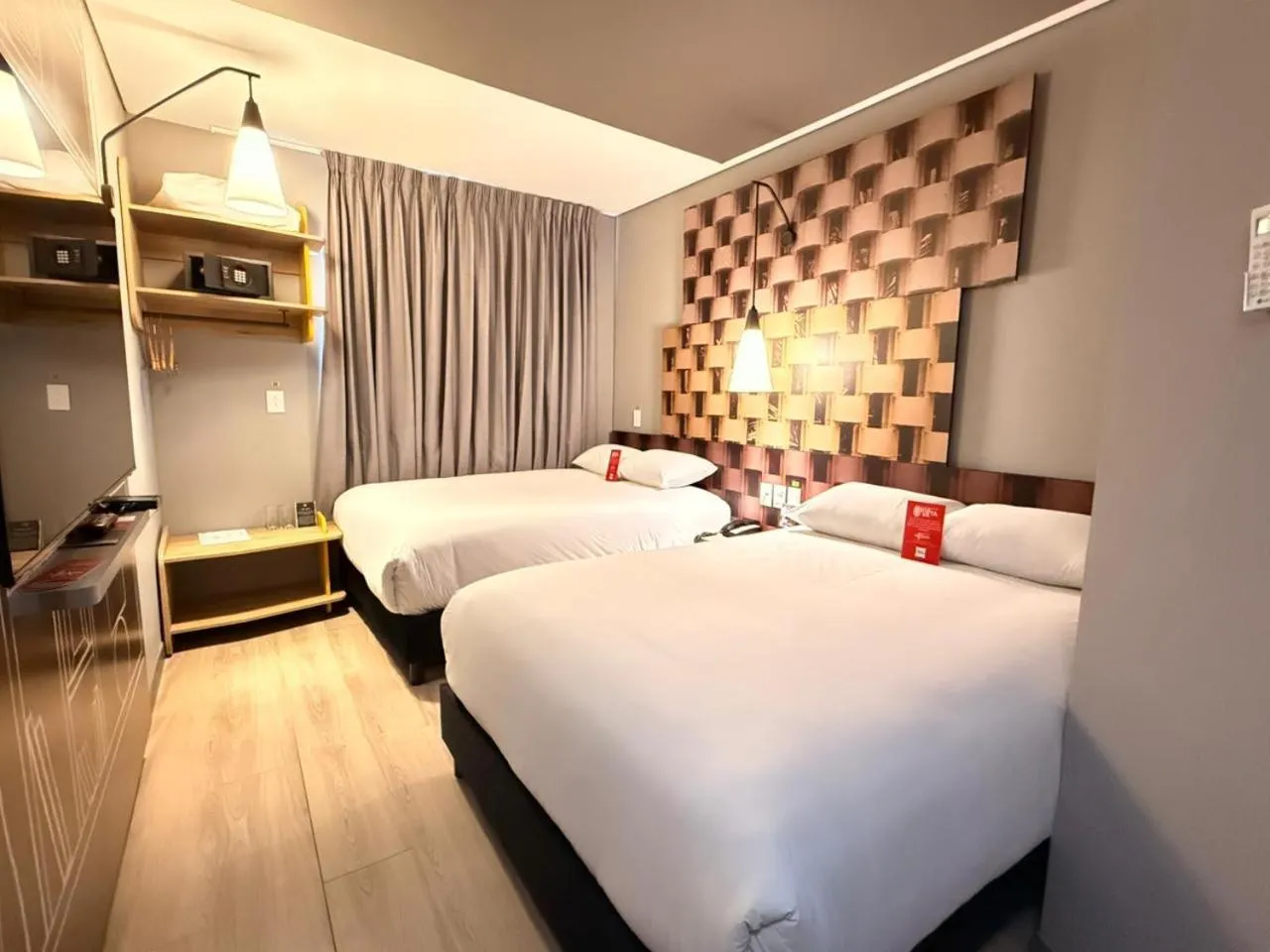 Photo of the whole room, Bed in ibis Cucuta