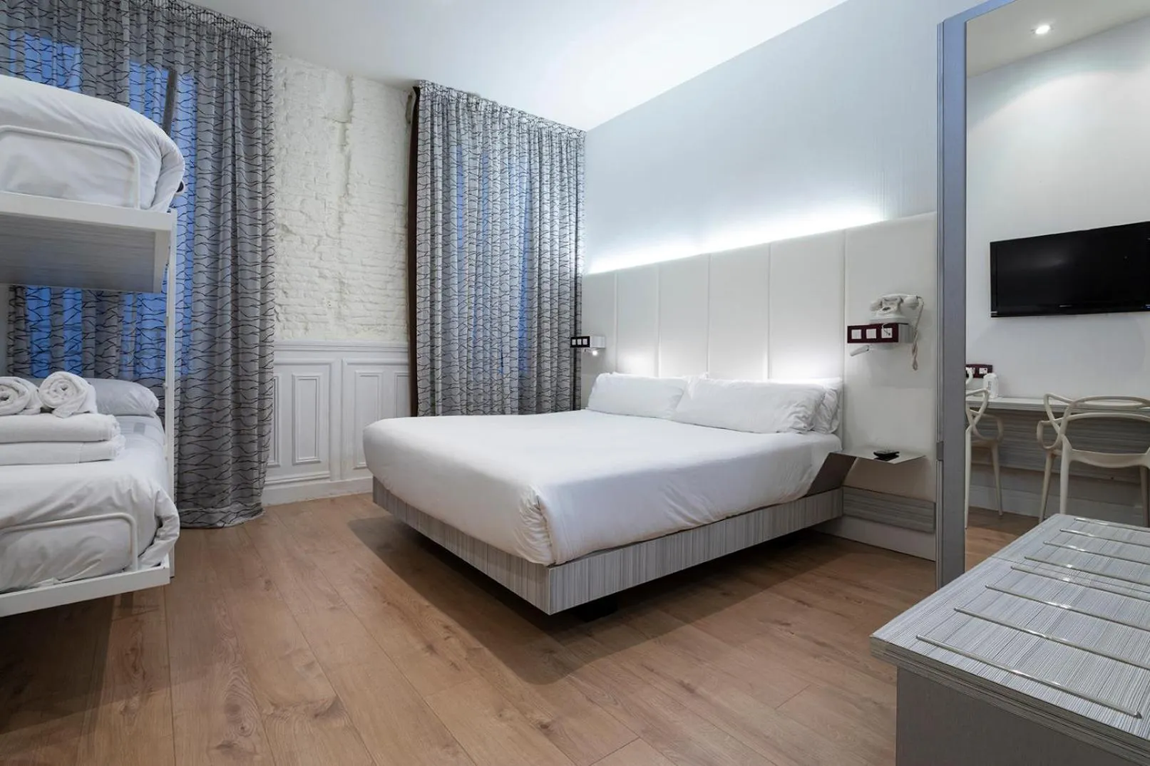 Bed in Petit Palace Lealtad Plaza