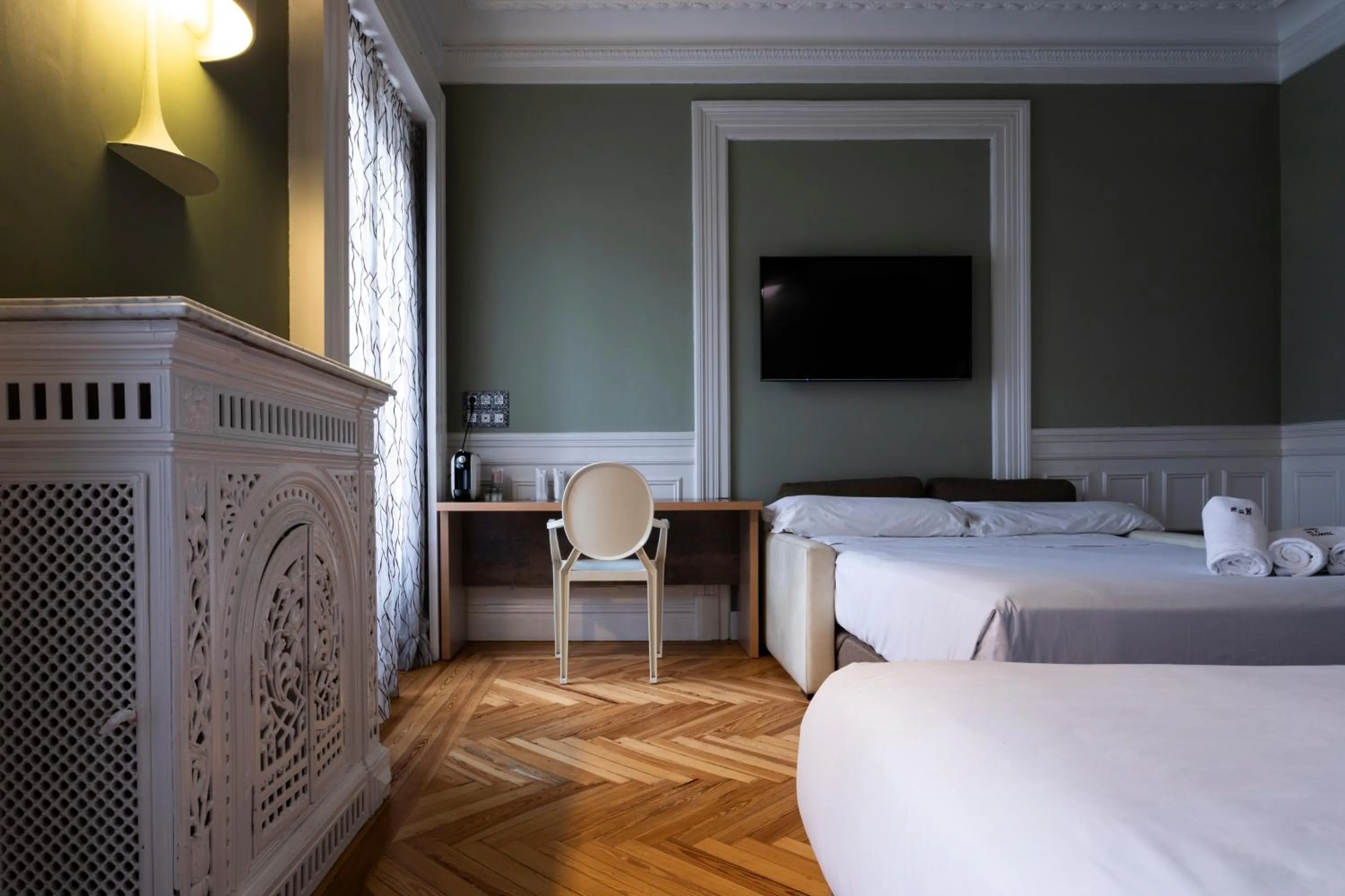 furniture, Bed in Petit Palace Lealtad Plaza