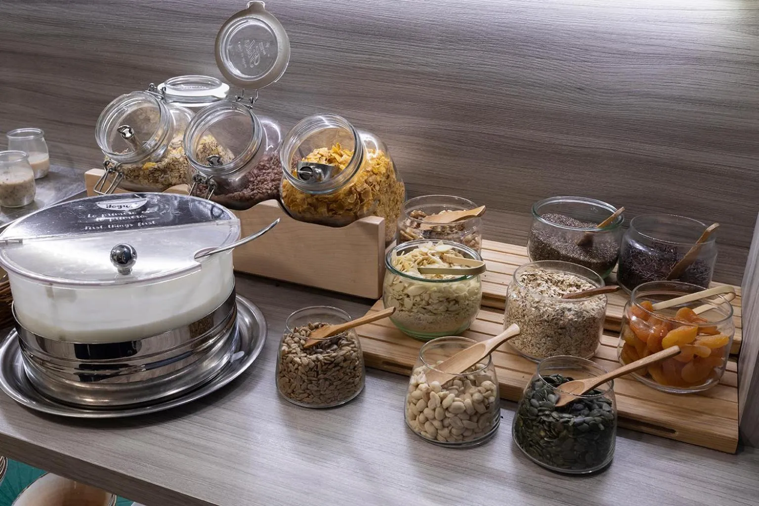 Buffet breakfast in Petit Palace Lealtad Plaza