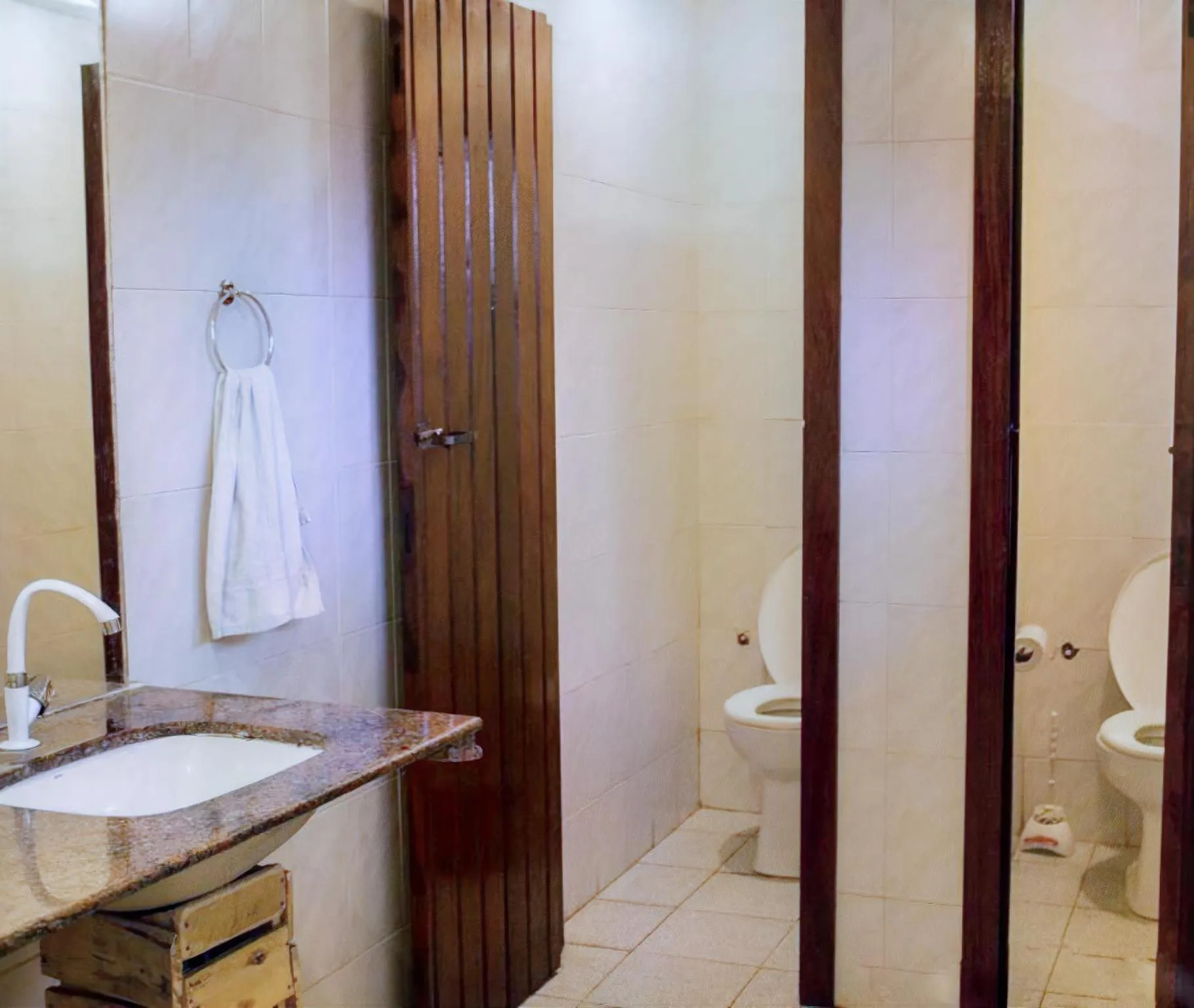 Bathroom in The Eco Palace Hostel