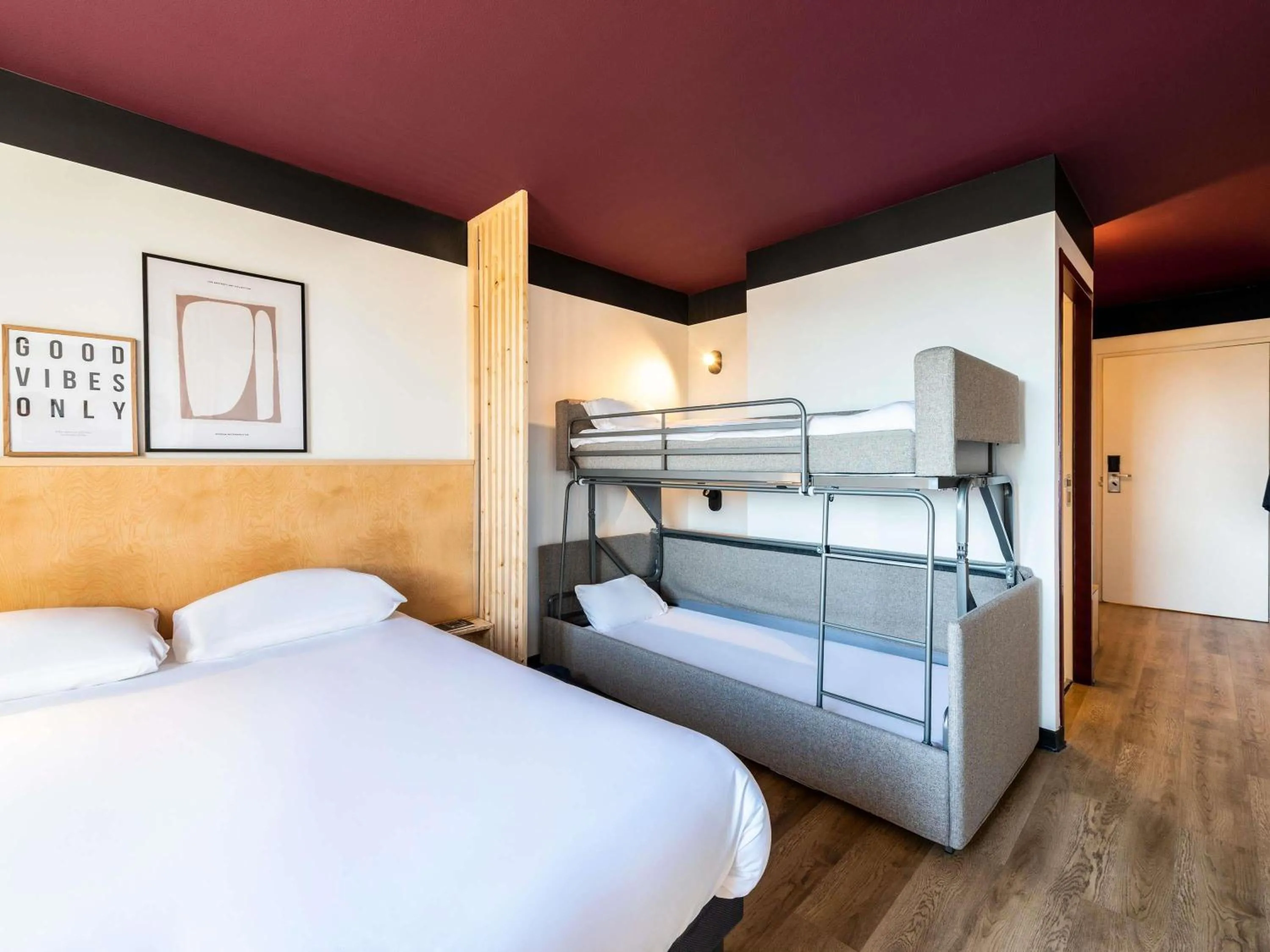 Bedroom, Bed in Greet hotel Bourg-en-Bresse Sud Montagnat