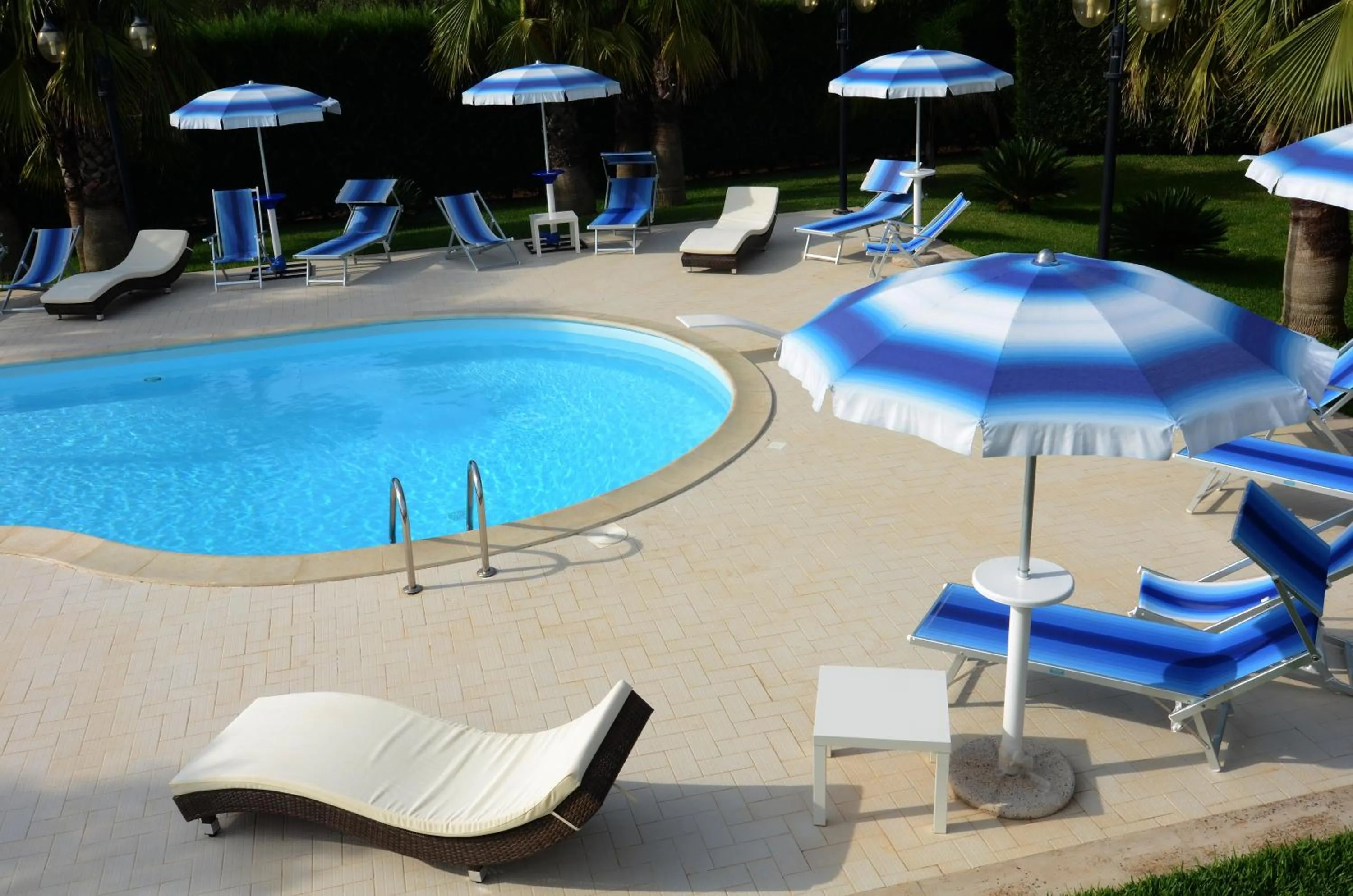 Swimming pool in B&B Villa Vittoria