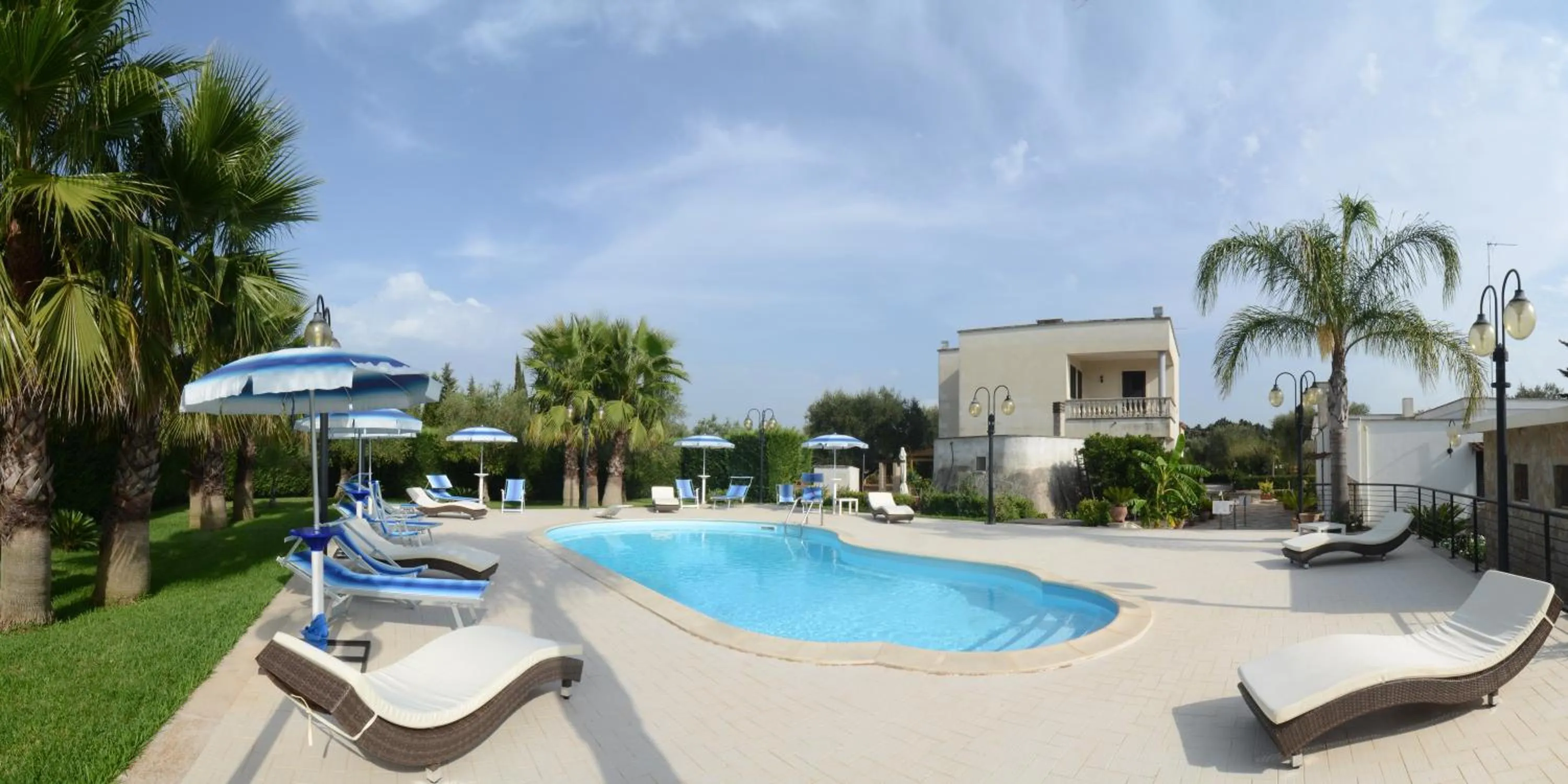 Swimming pool in B&B Villa Vittoria