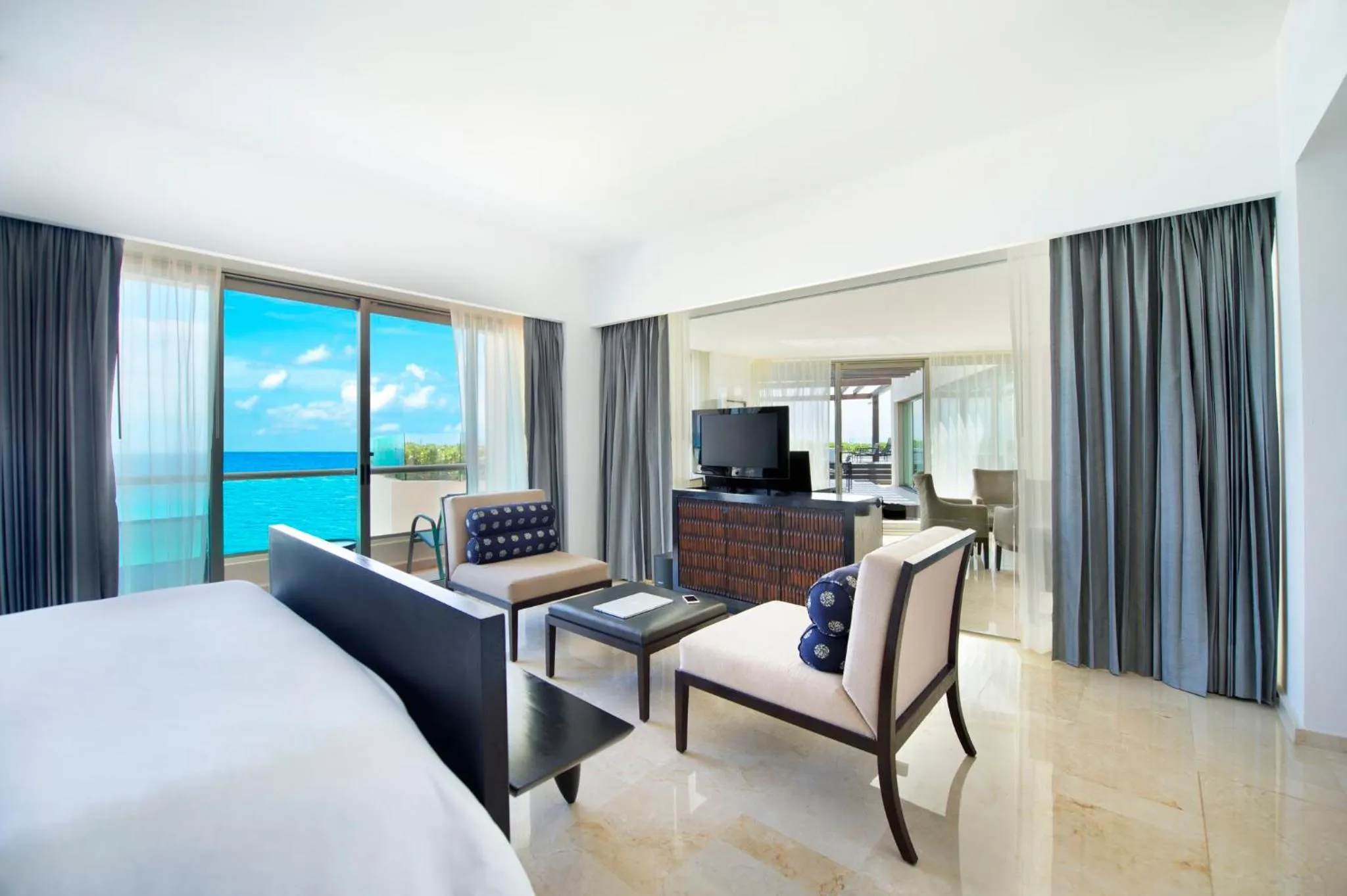Photo of the whole room, Bed in Live Aqua Cancun - Adults Only - All-Inclusive
