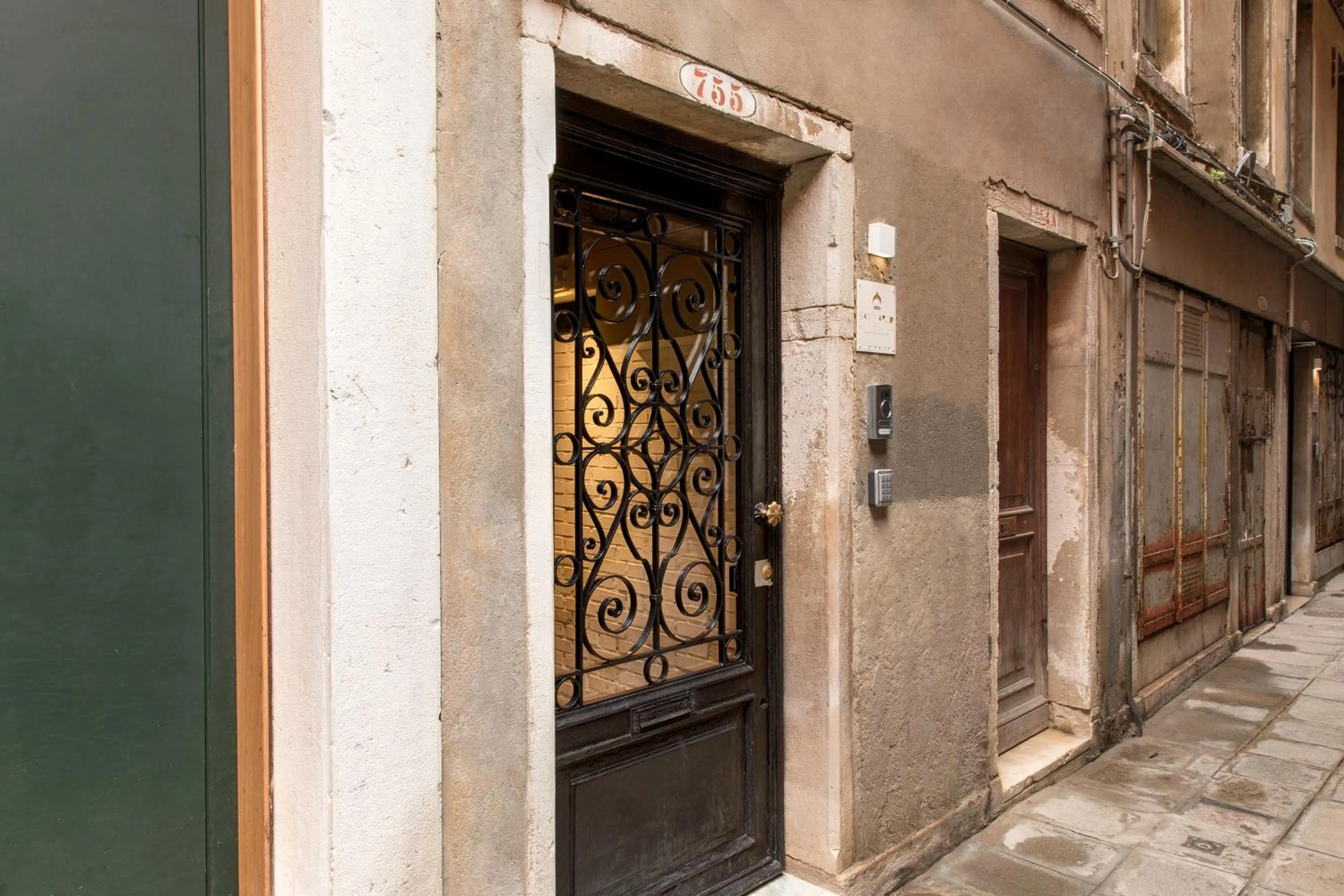 Property building in San Marco Suite 755