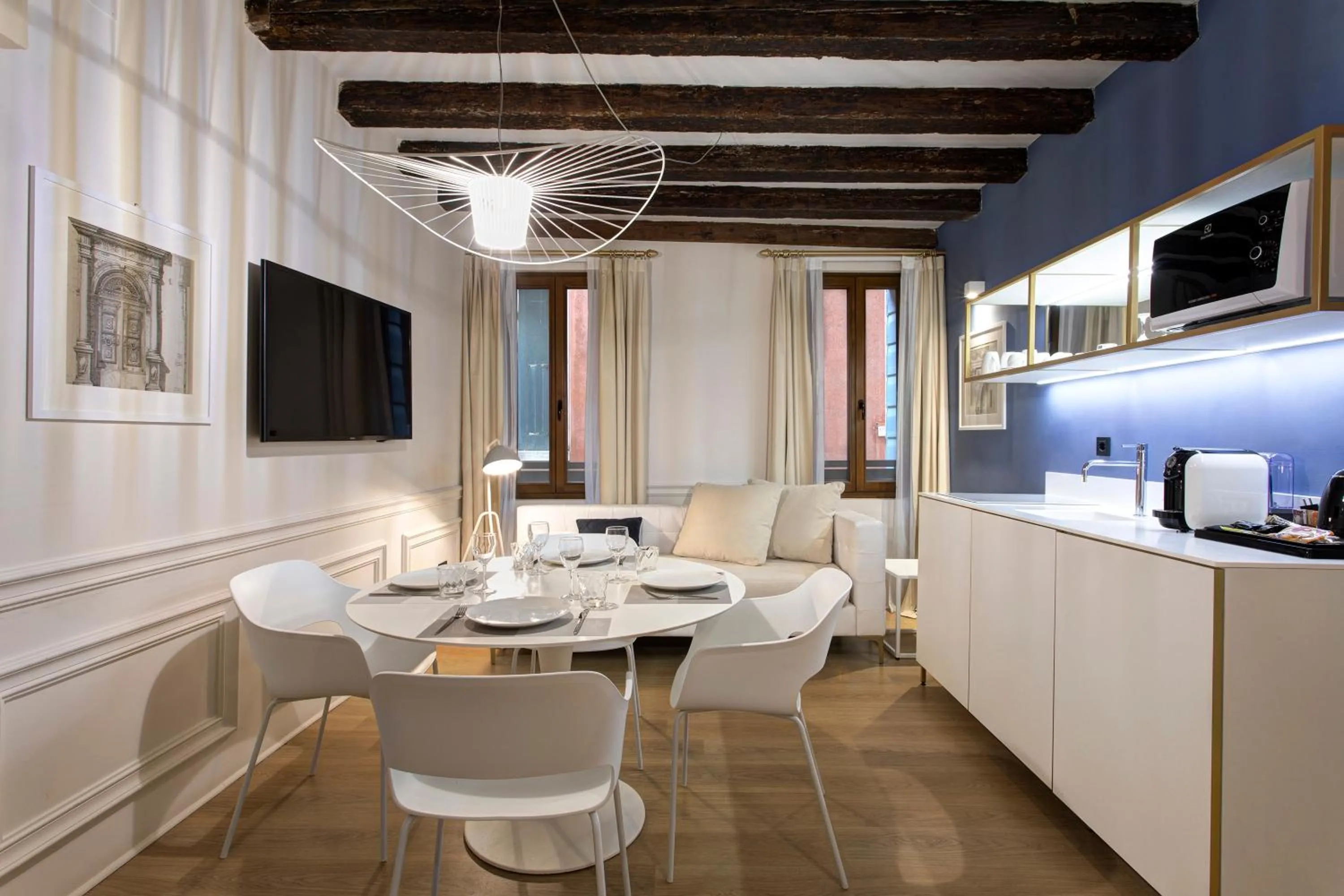 Kitchen or kitchenette in San Marco Suite 755