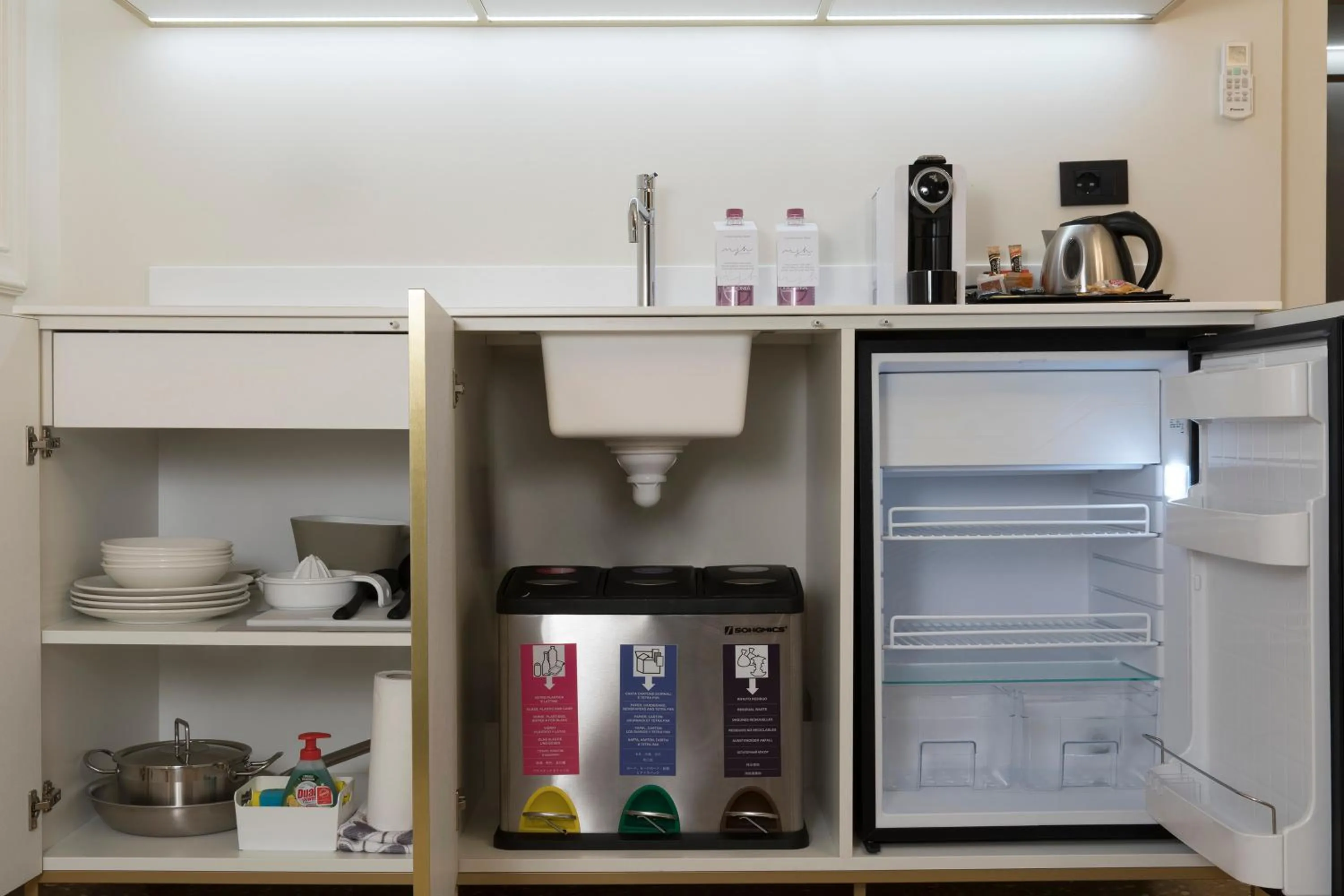 Kitchen or kitchenette in San Marco Suite 755