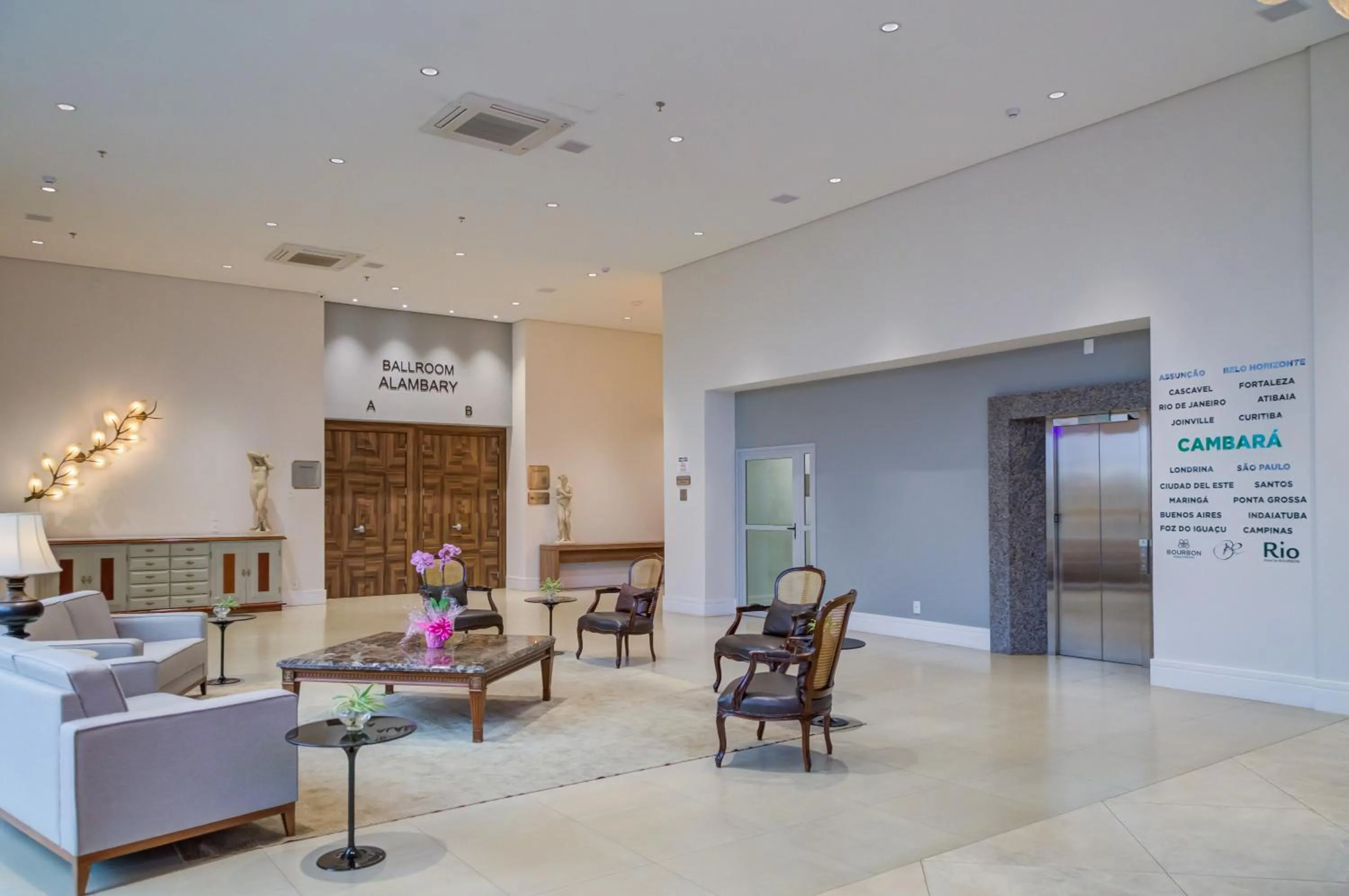 Property building in Bourbon Hotel Cambara