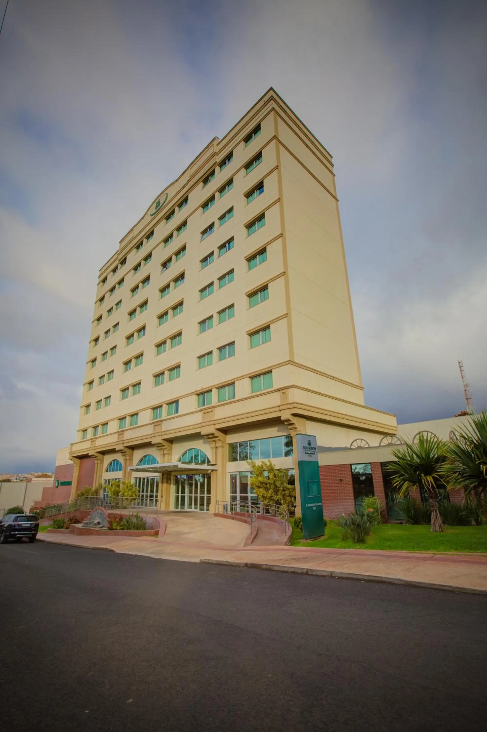 Property building in Bourbon Hotel Cambara
