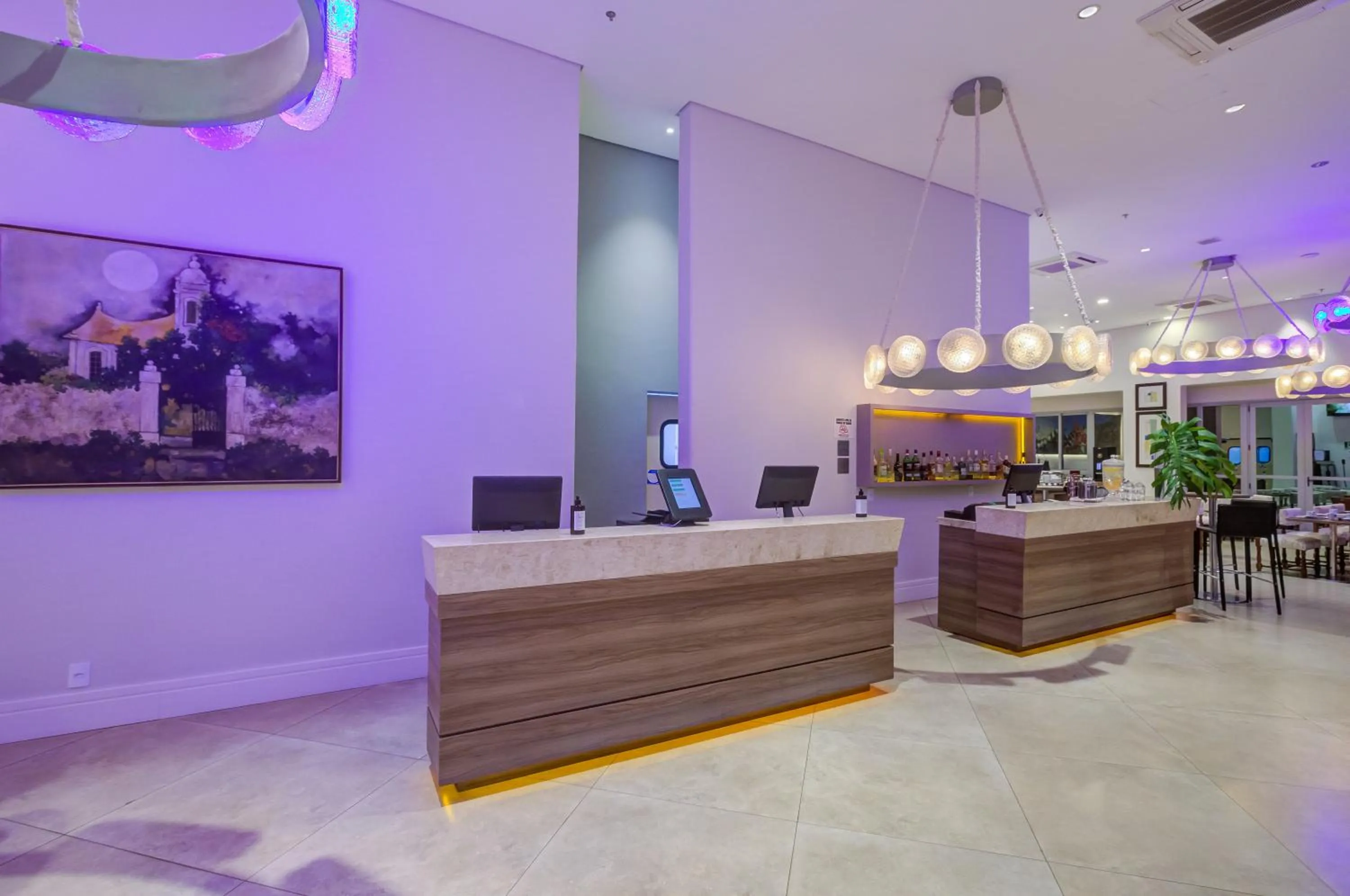 Property building in Bourbon Hotel Cambara