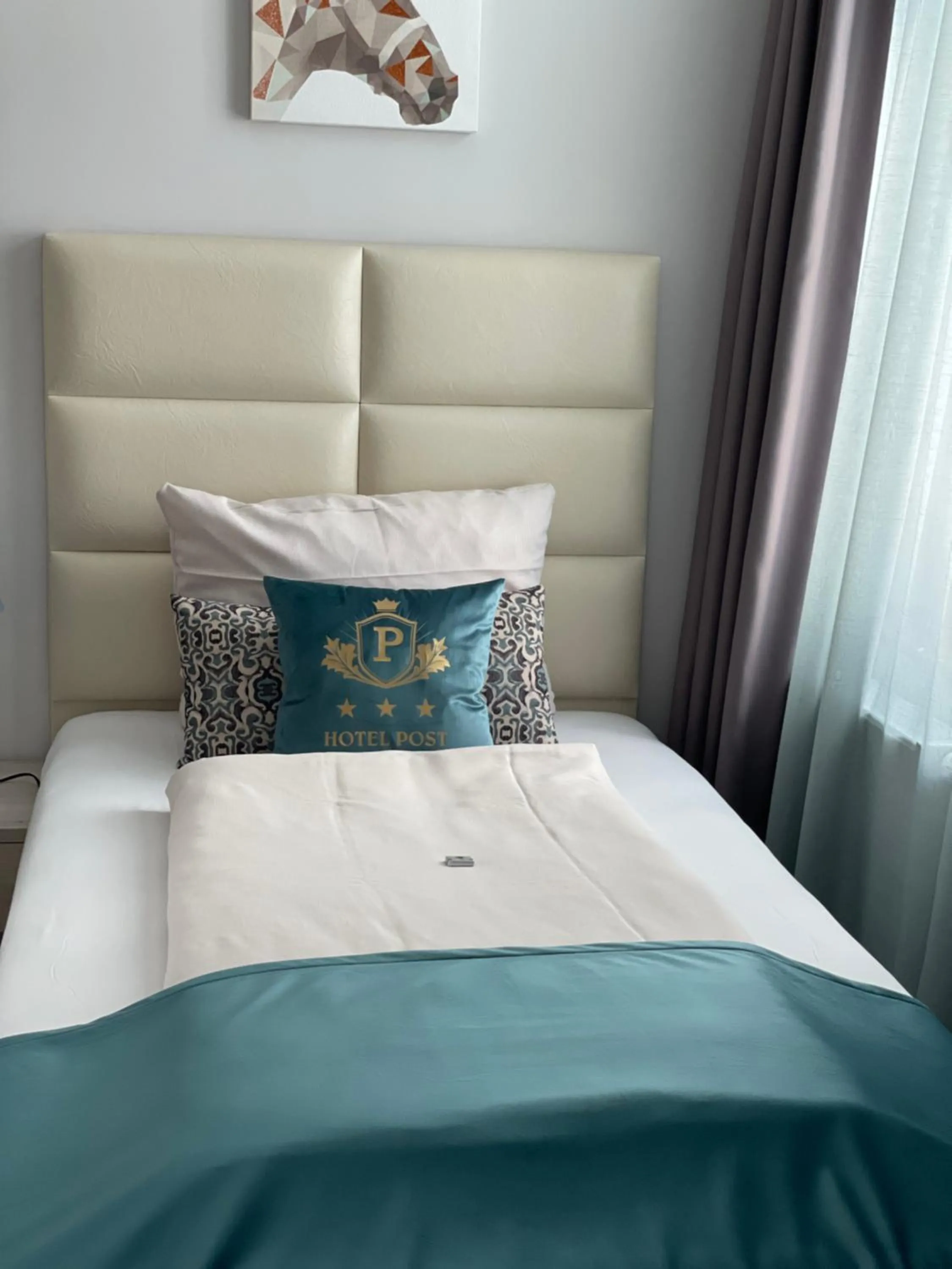 Bed in Hotel Post Sindelfingen