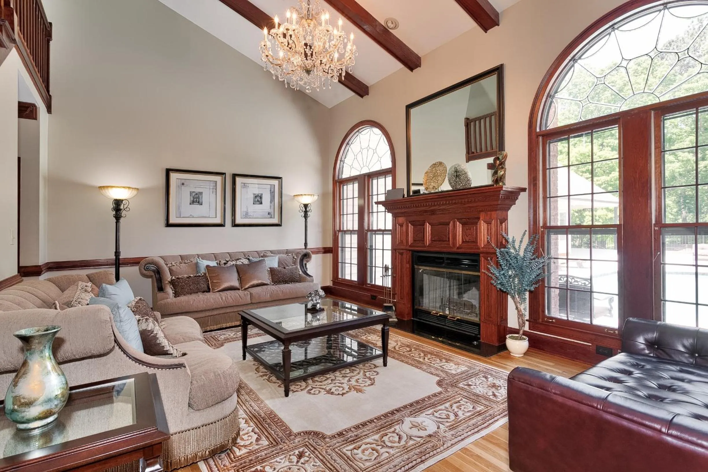 Living room in Pleasanton Courtyard Bed and Breakfast