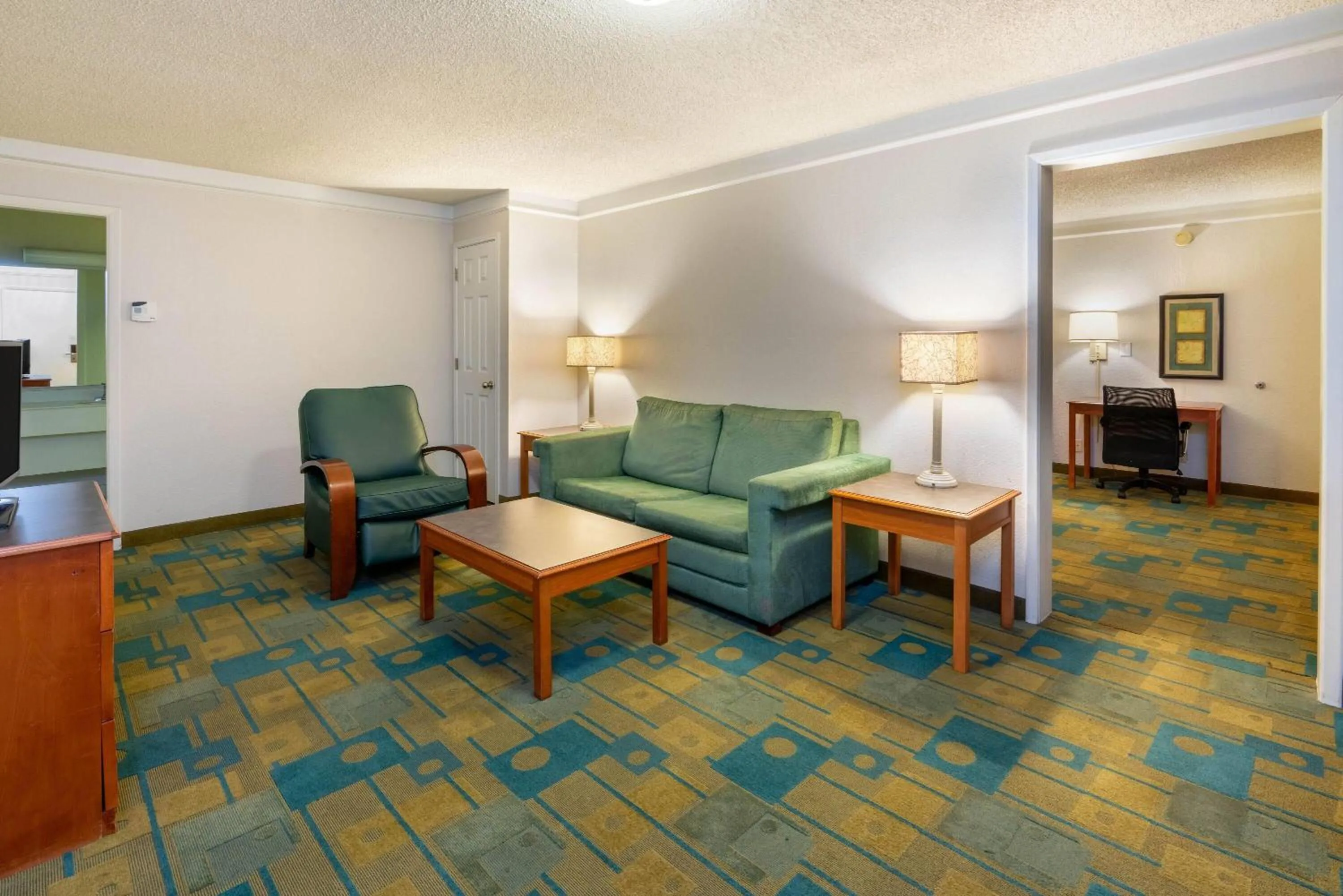 Photo of the whole room in La Quinta Inn by Wyndham Phoenix North