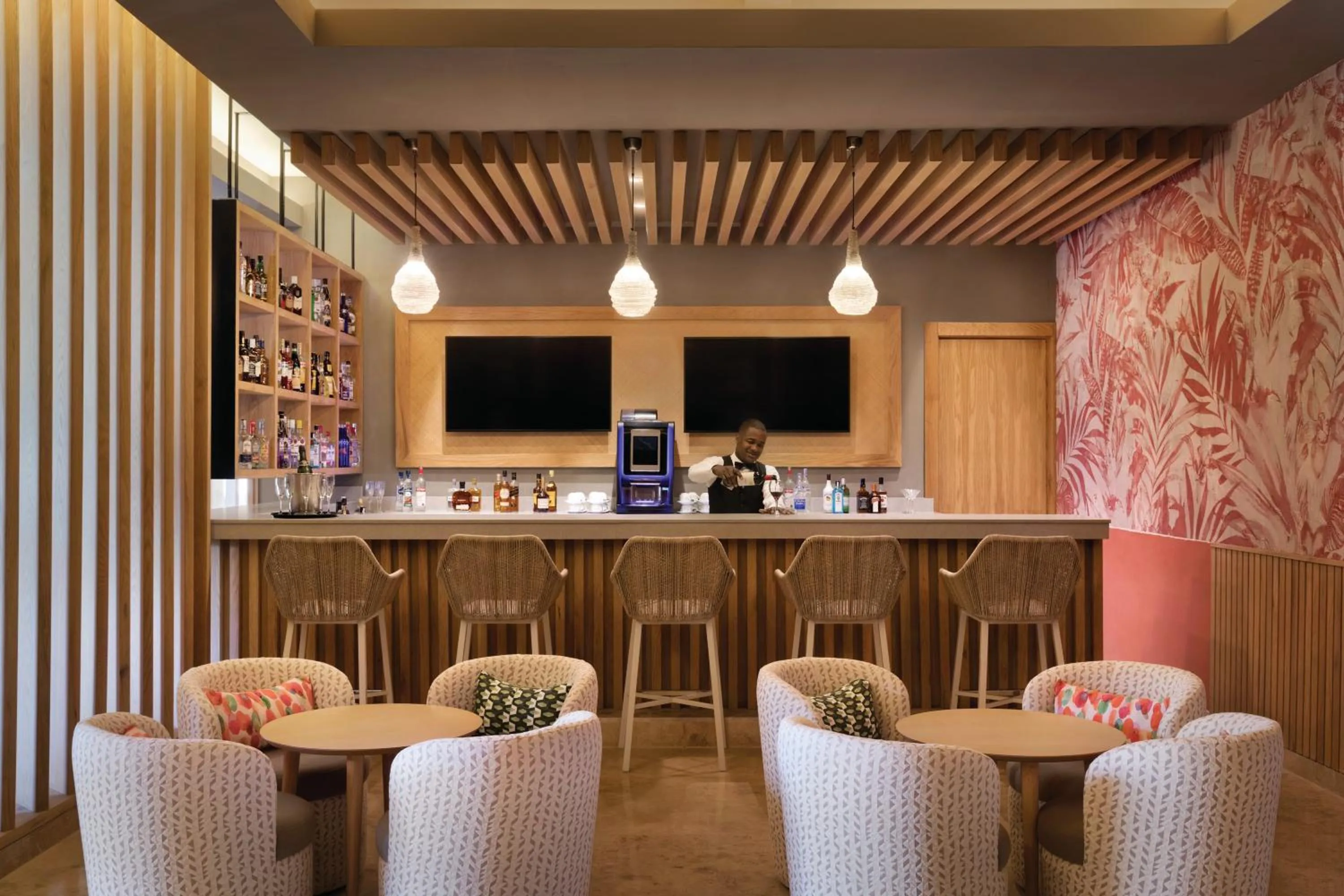 Lounge or bar in Secrets La Romana All-Inclusive Adult Only Resort & Spa