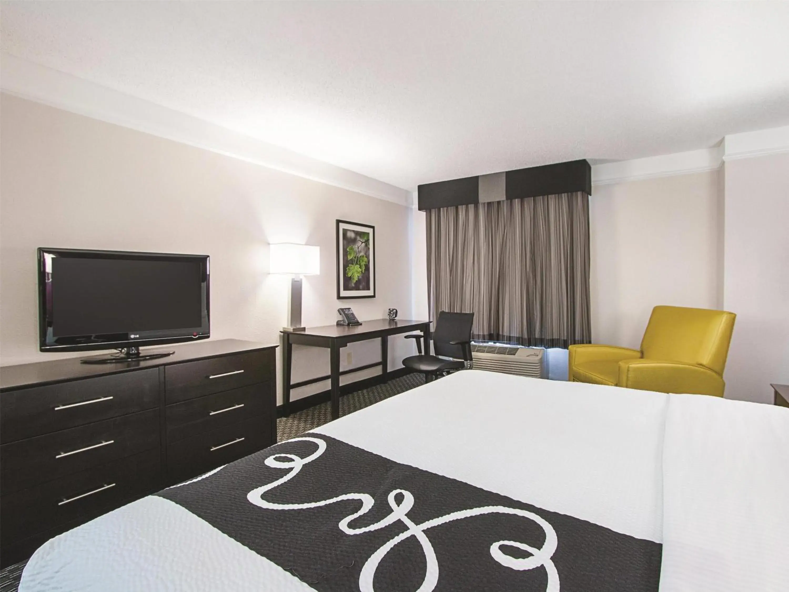 King Room - Disability Access in La Quinta by Wyndham Denver Englewood Tech Ctr King Room - Disability Access in La Quinta by Wyndham Denver Englewood Tech Ctr