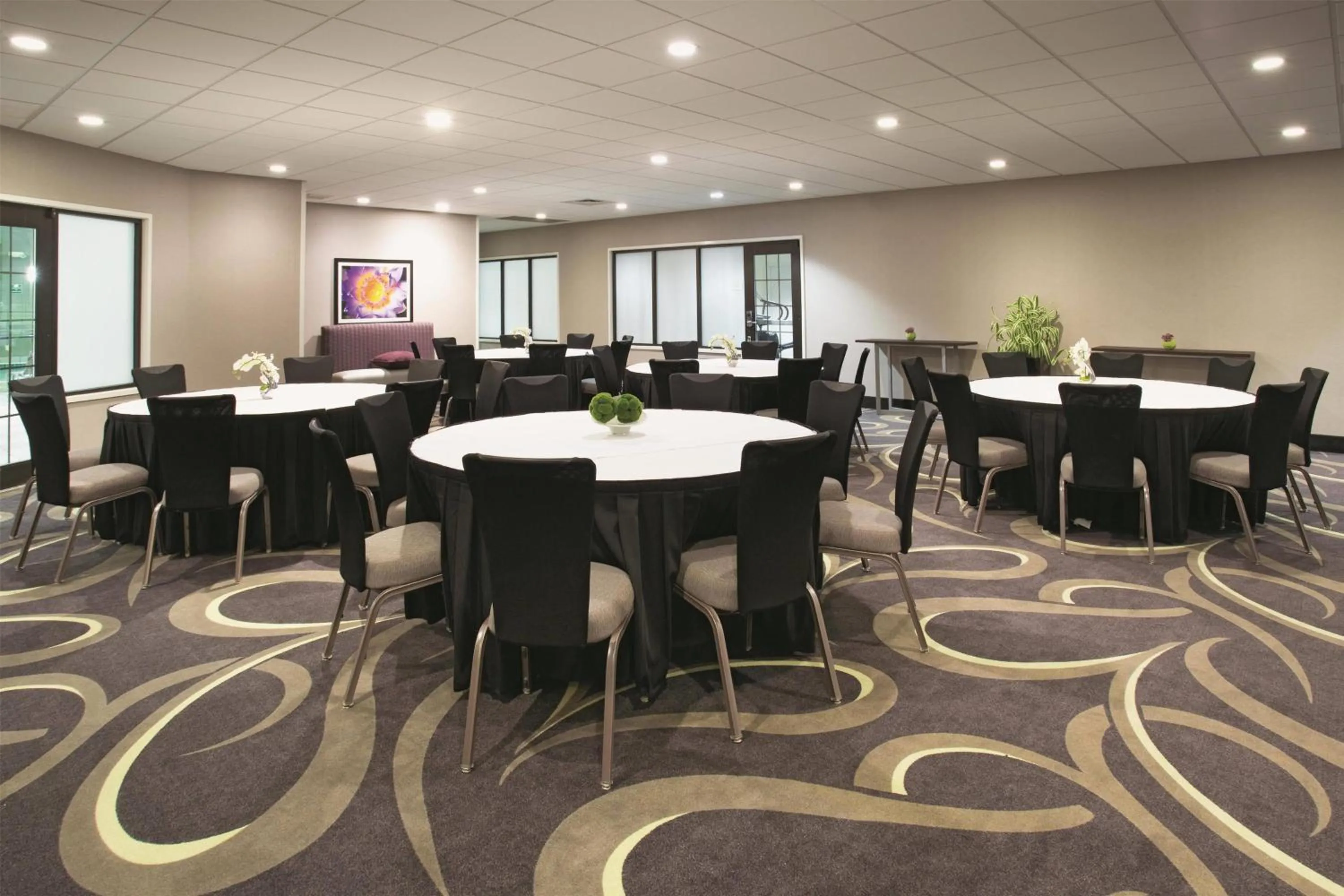Meeting/conference room in La Quinta by Wyndham Denver Englewood Tech Ctr