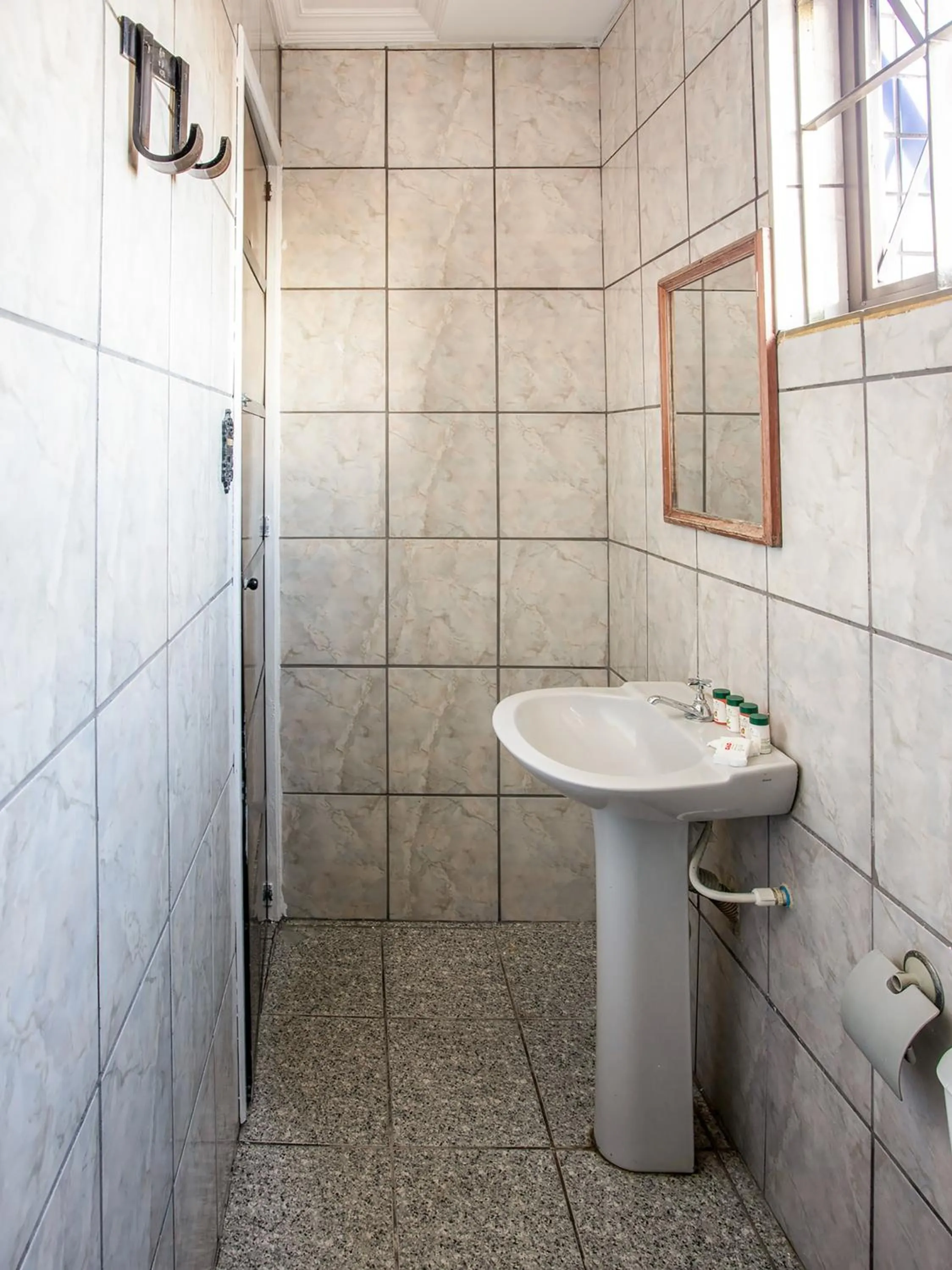 Bathroom in Hotel Tiquatira - Zona Leste