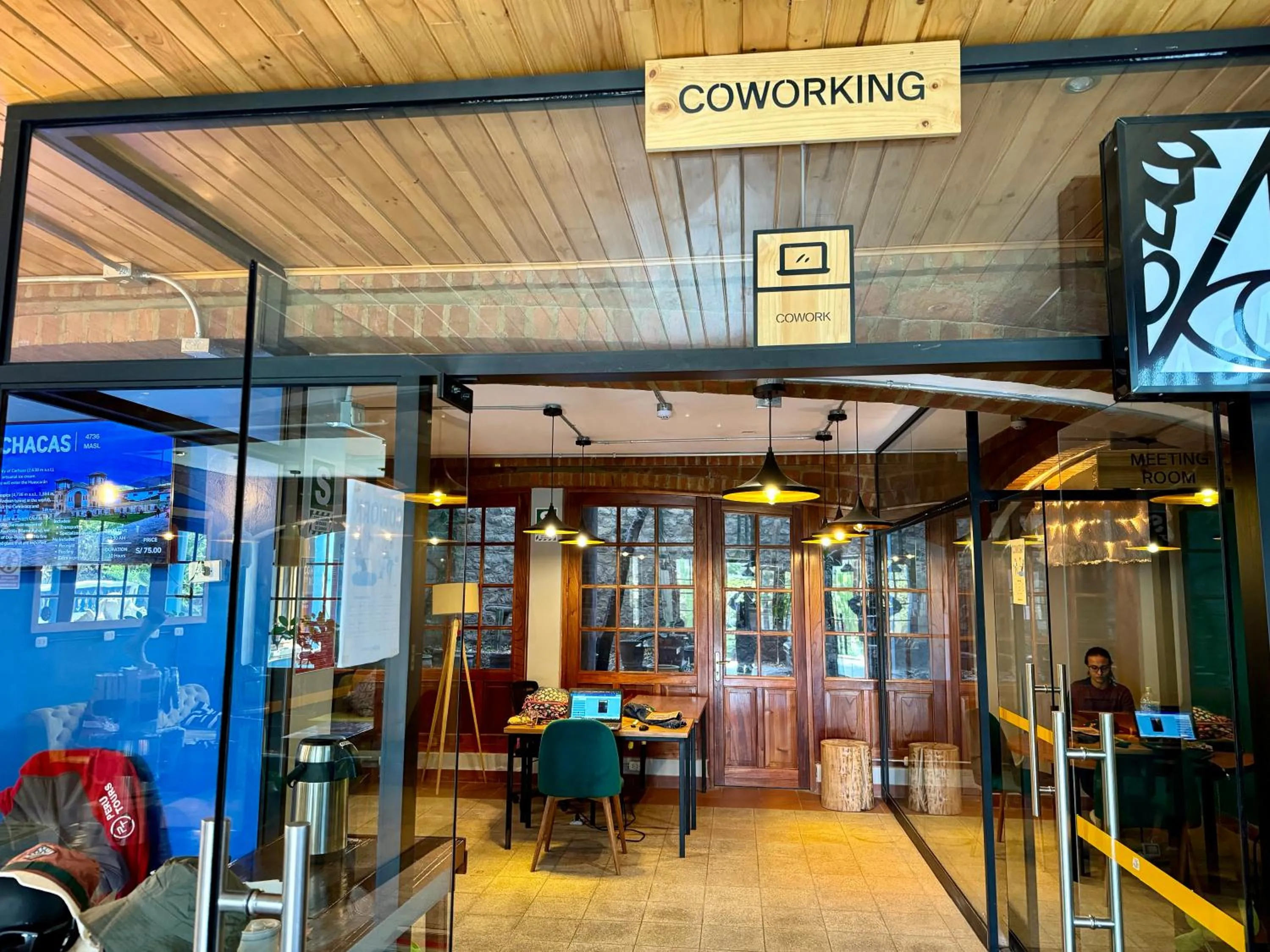 Business facilities in Selina Huaraz