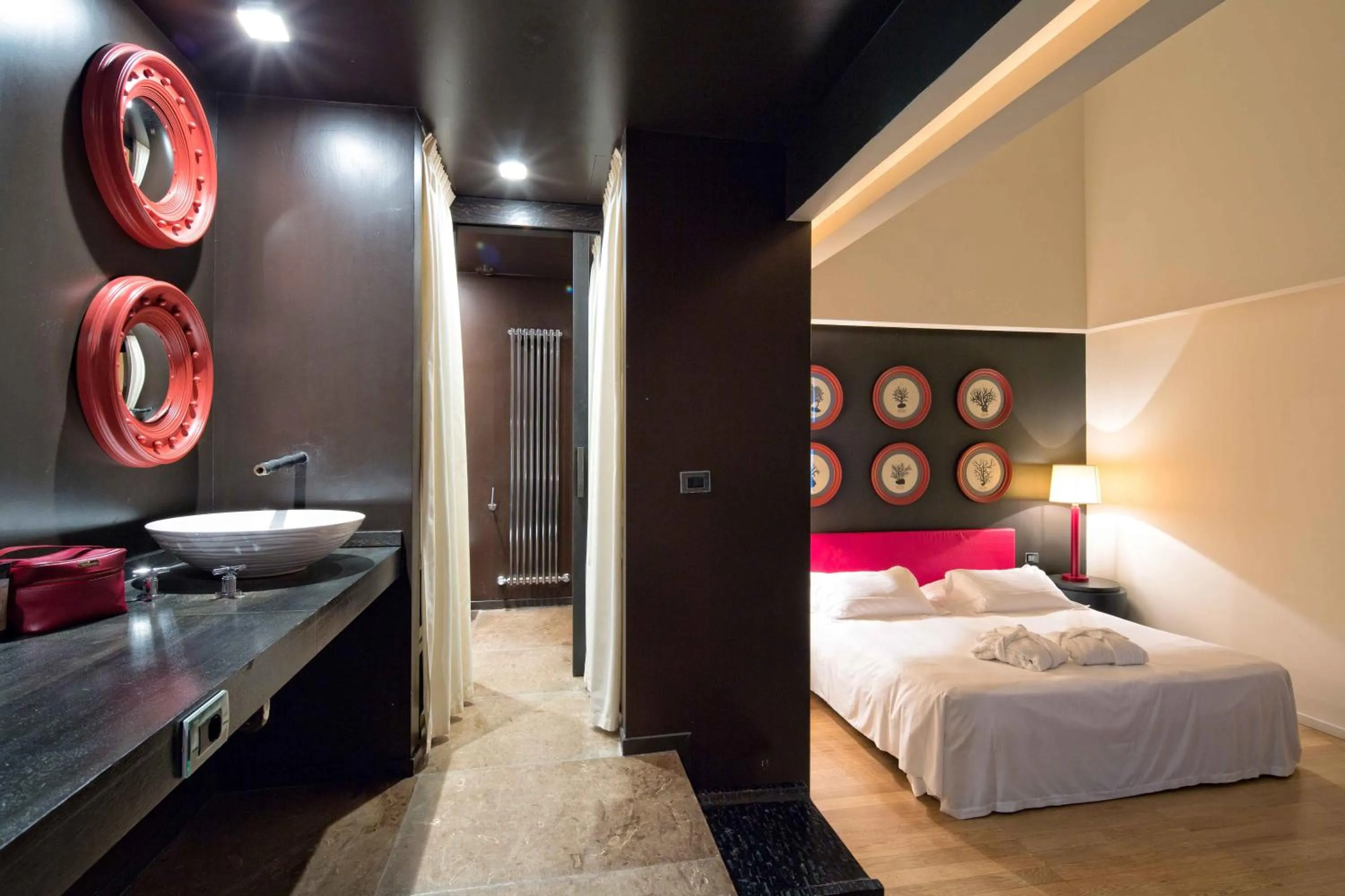 Photo of the whole room, Bed in Riviera Golf Resort