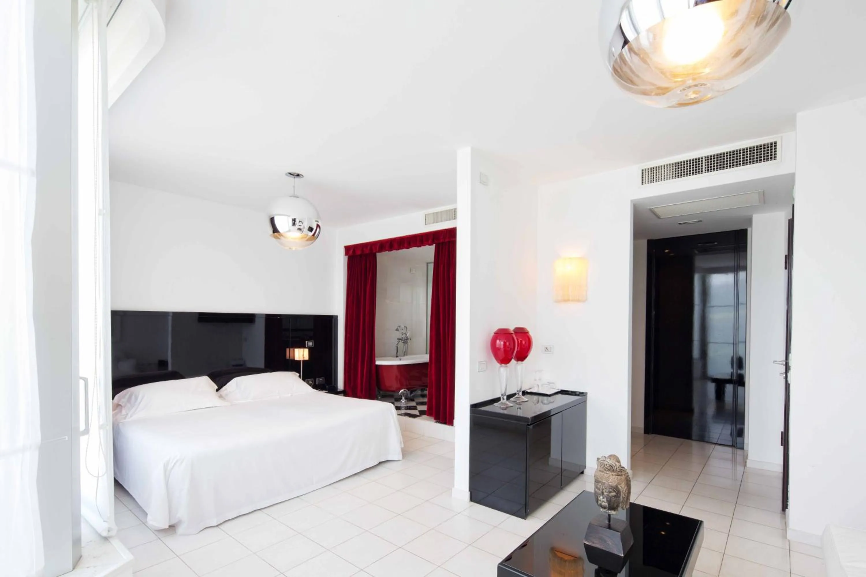 Photo of the whole room, Bed in Riviera Golf Resort