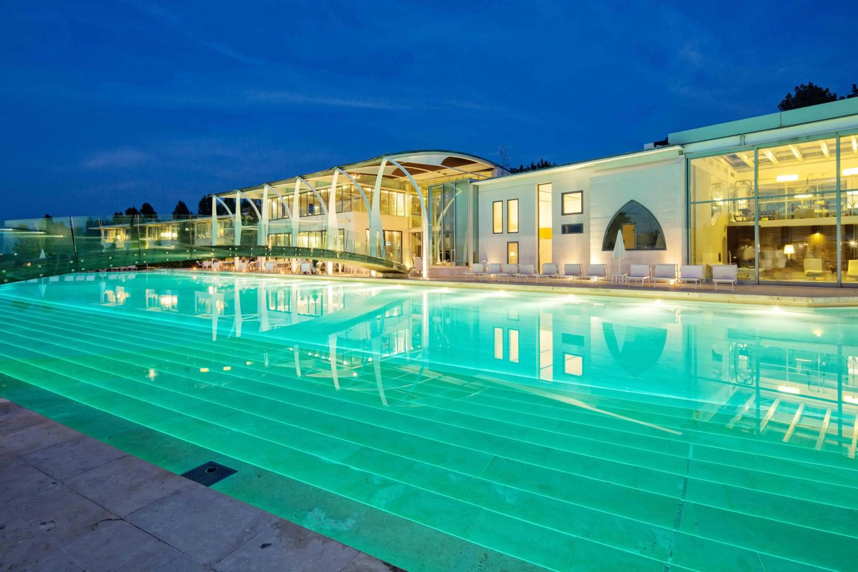 Swimming pool in Riviera Golf Resort