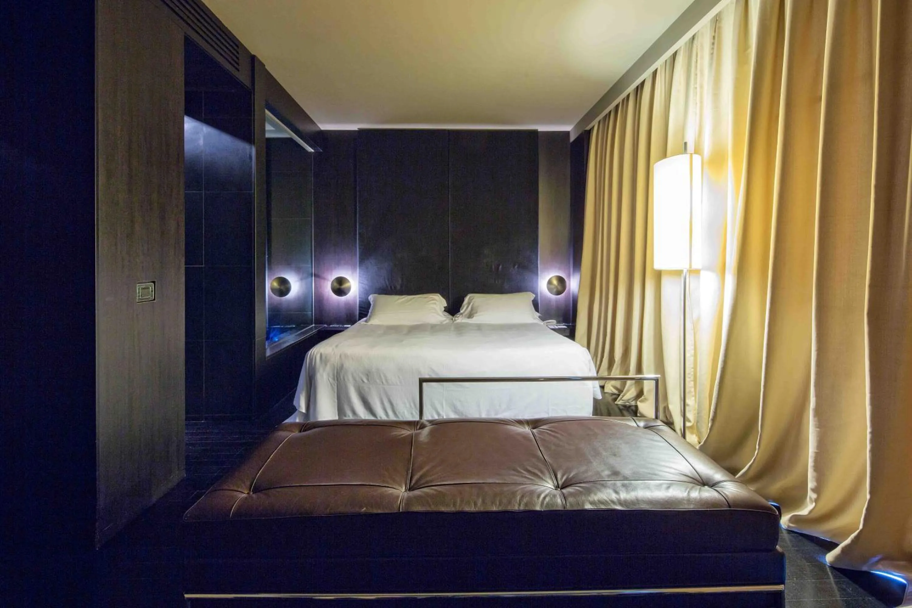 Photo of the whole room, Bed in Riviera Golf Resort