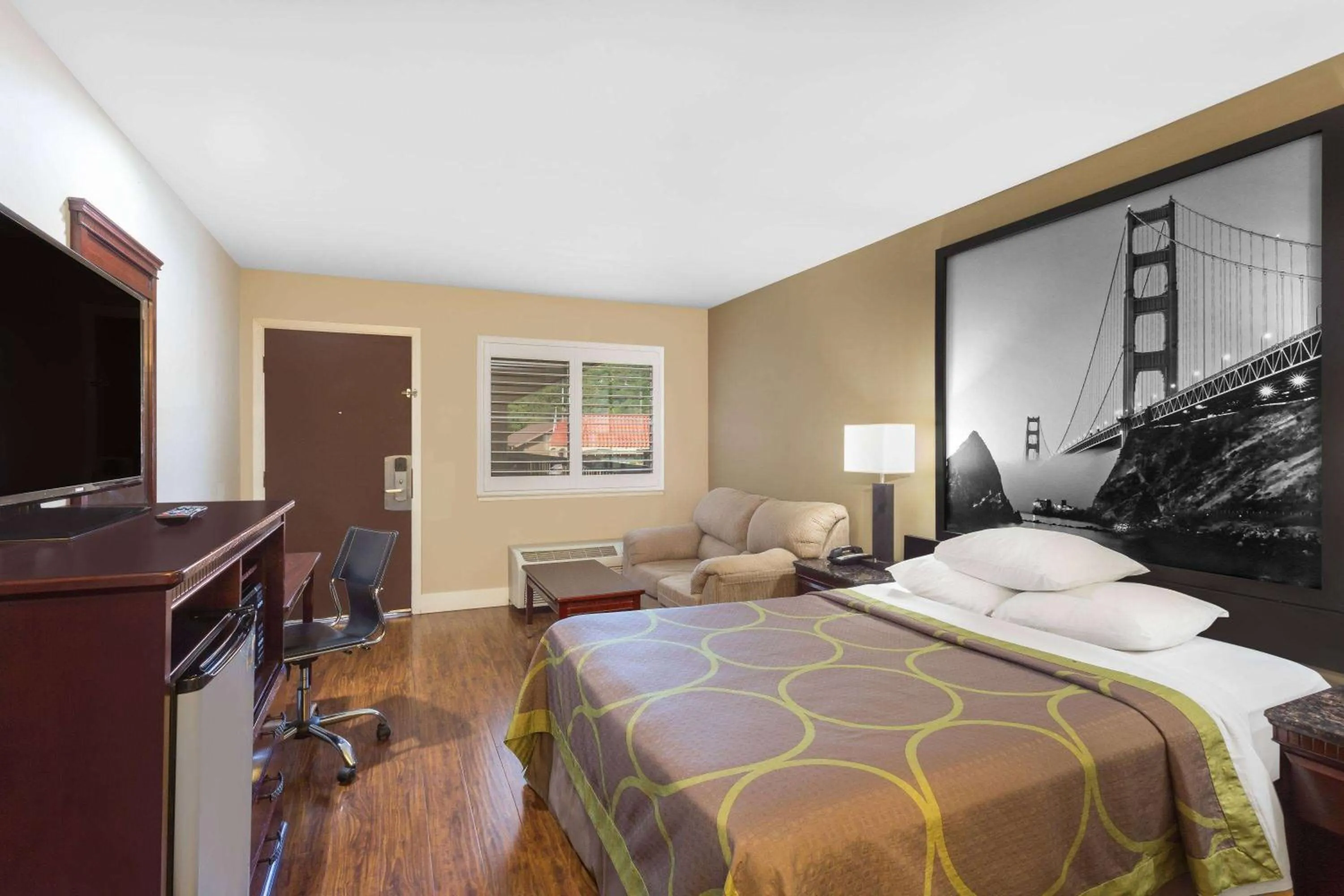 Photo of the whole room, Bed in Super 8 by Wyndham Martinez