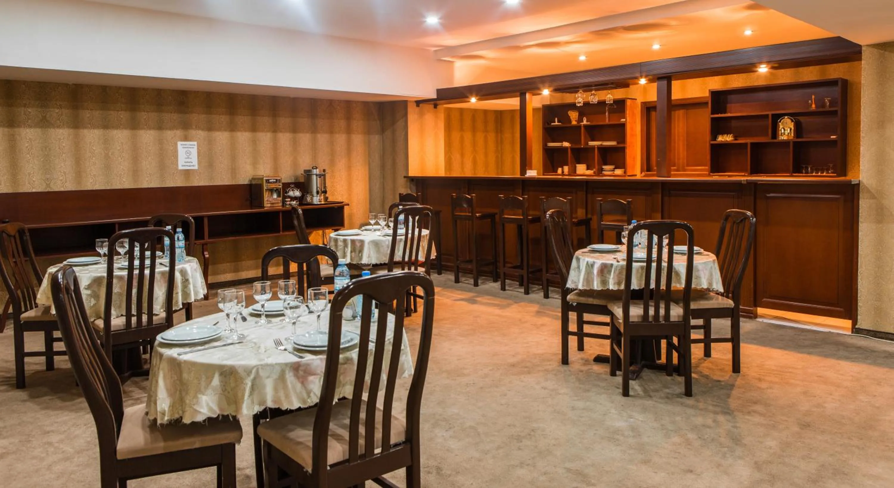 Restaurant/places to eat in Abu Arena Hall