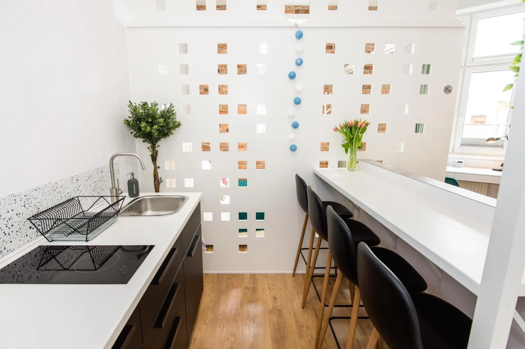 Kitchen or kitchenette in Bliss Apartments