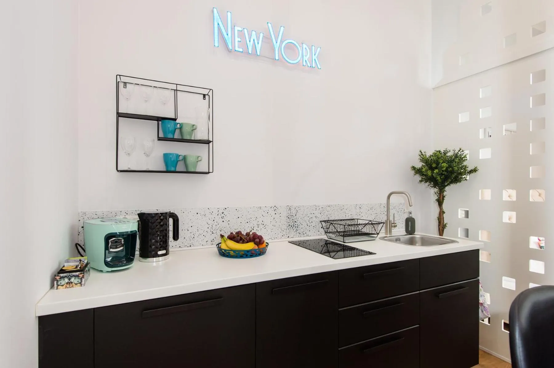 Coffee/tea facilities in Bliss Apartments