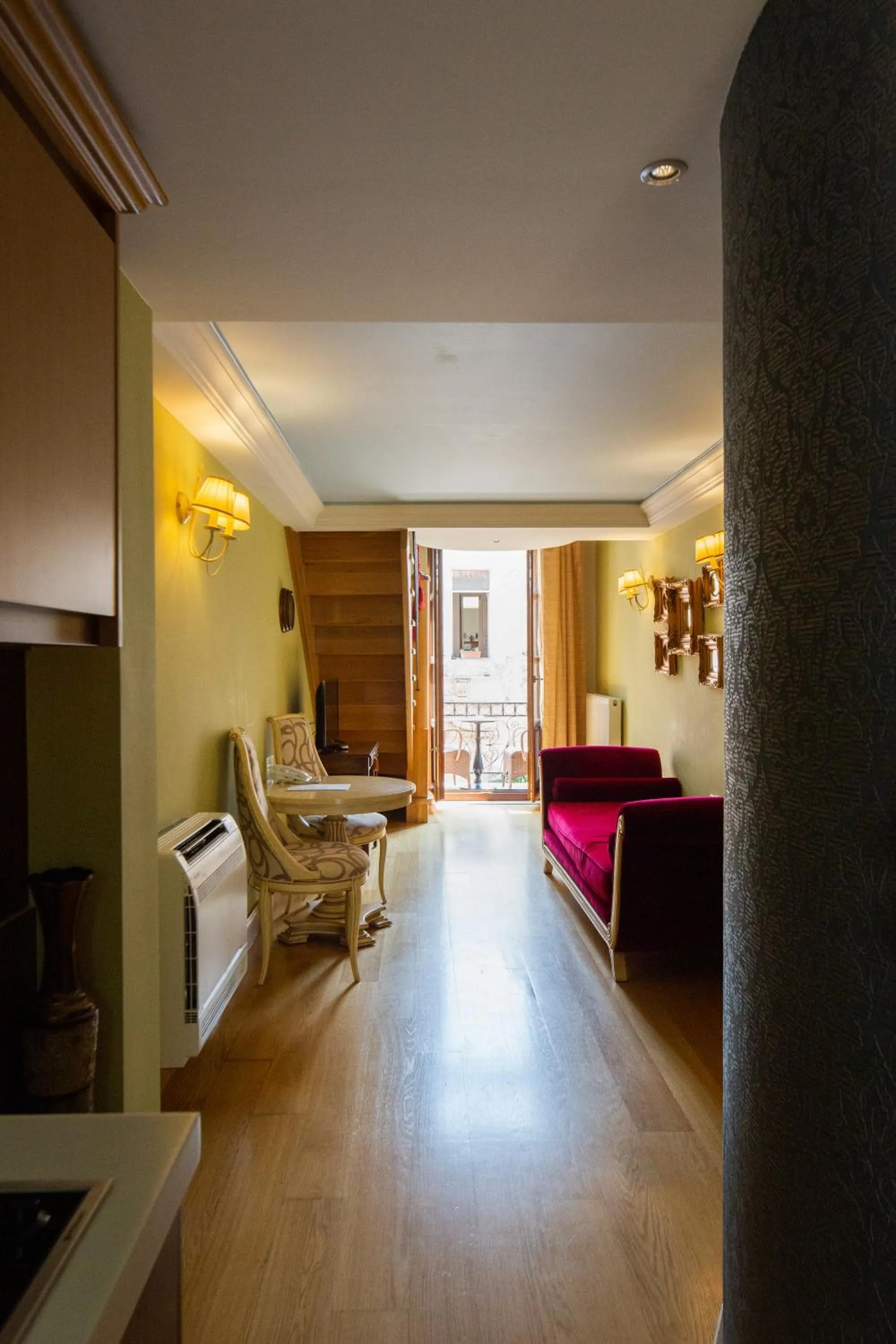 Deluxe Suite with Balcony and City VIew in Civitas Suites Hotel