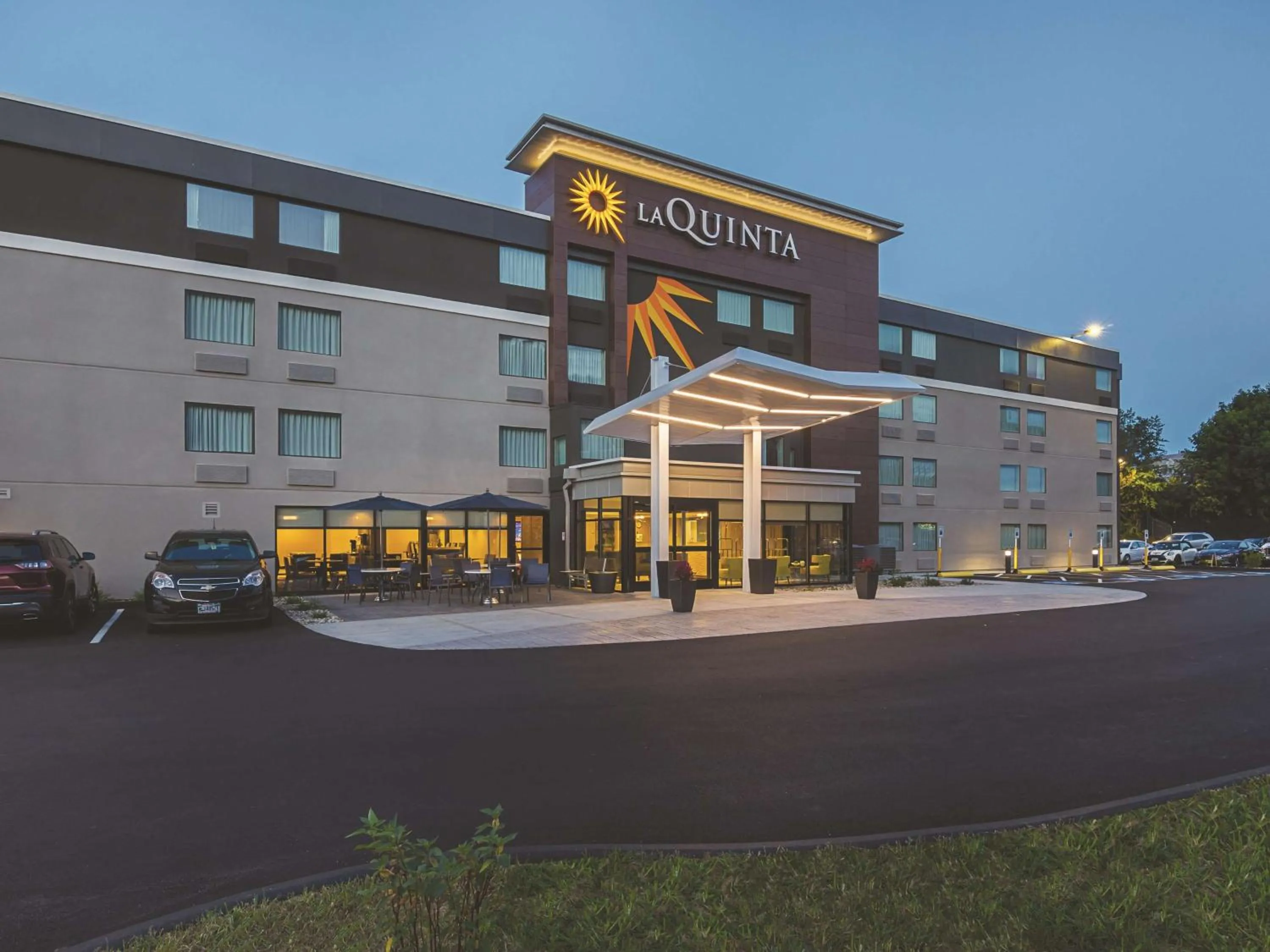 Property building in La Quinta Inn & Suites by Wyndham Portland DT Maine Med