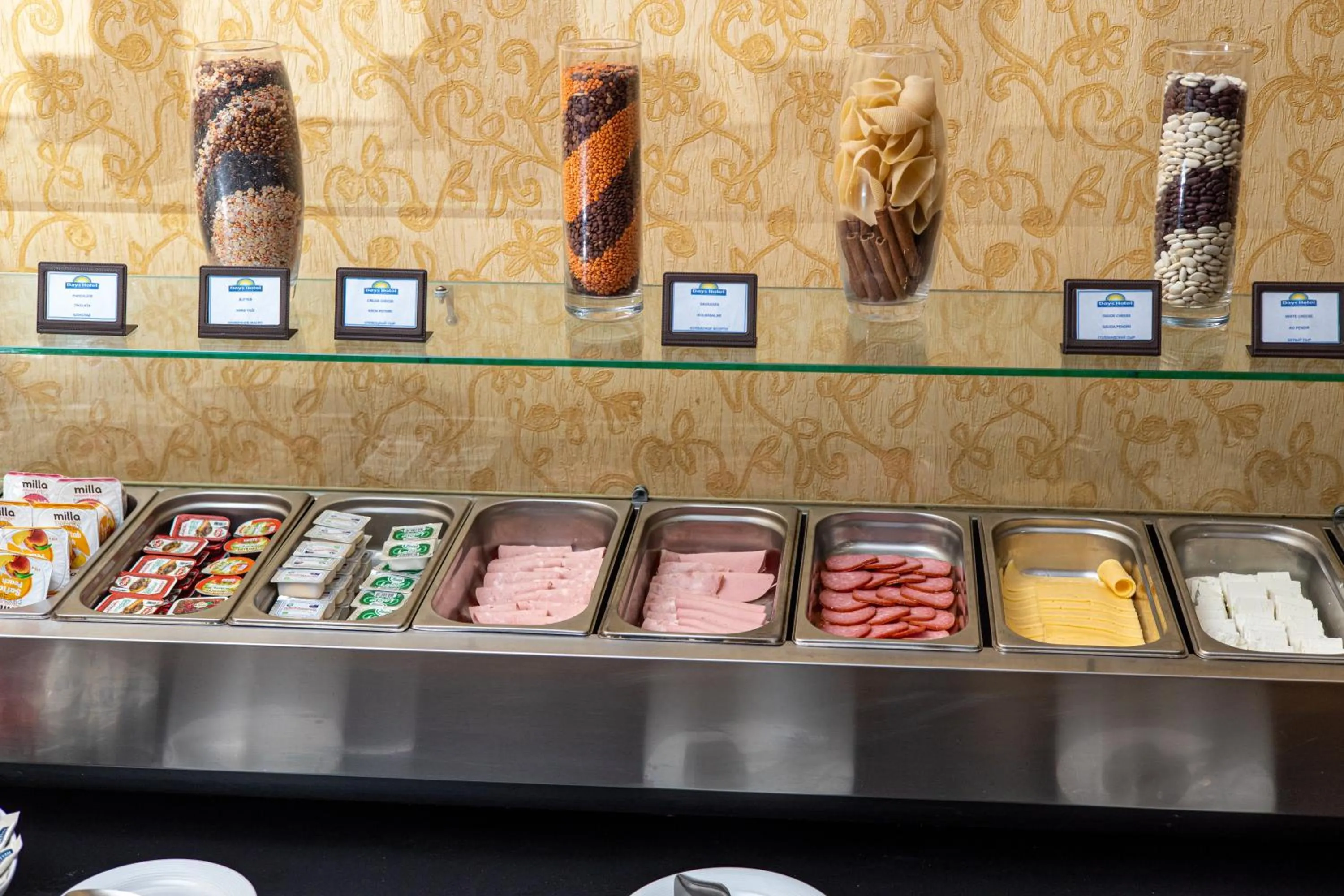 Food in Days Hotel By Wyndham Baku