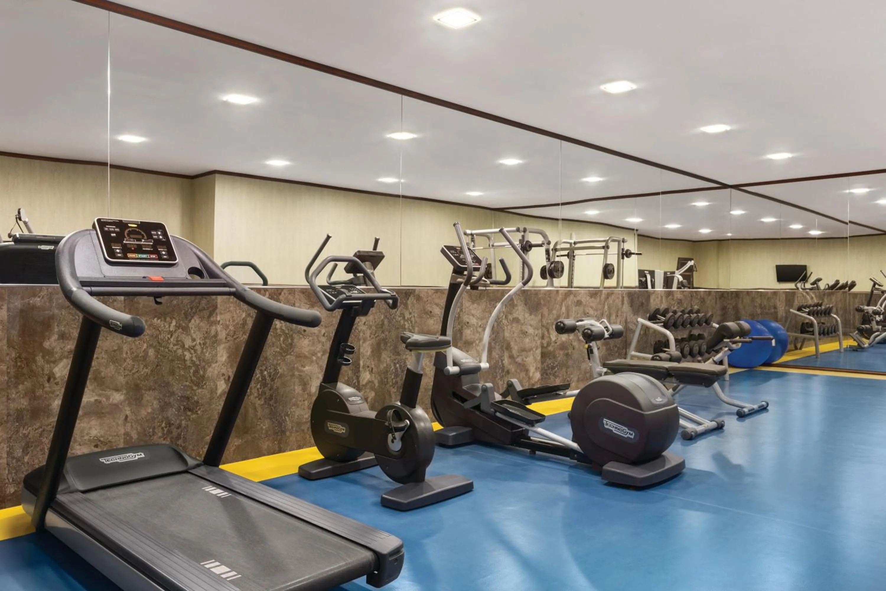 Fitness centre/facilities in Days Hotel By Wyndham Baku