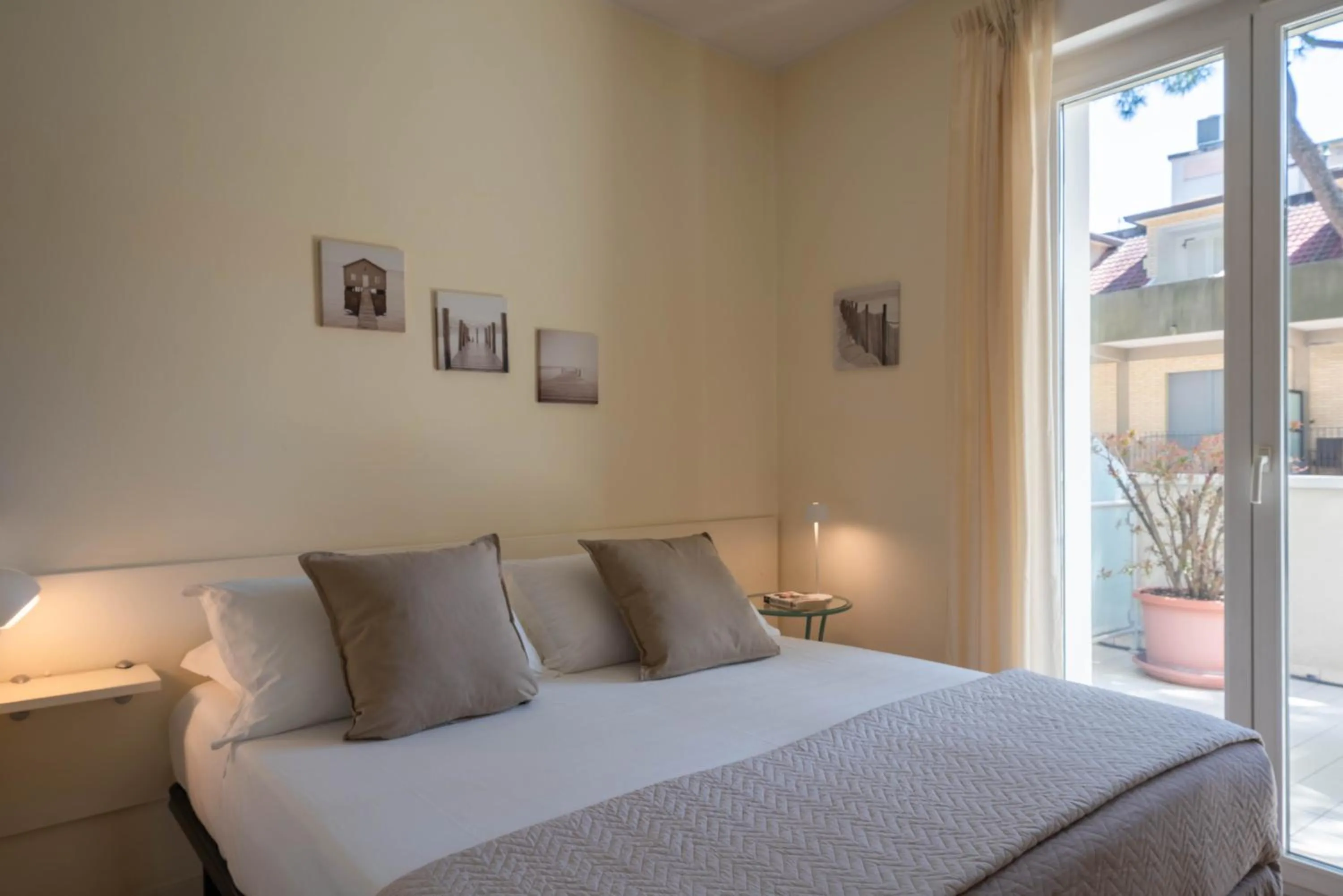 Bedroom, Bed in Residence Capitol