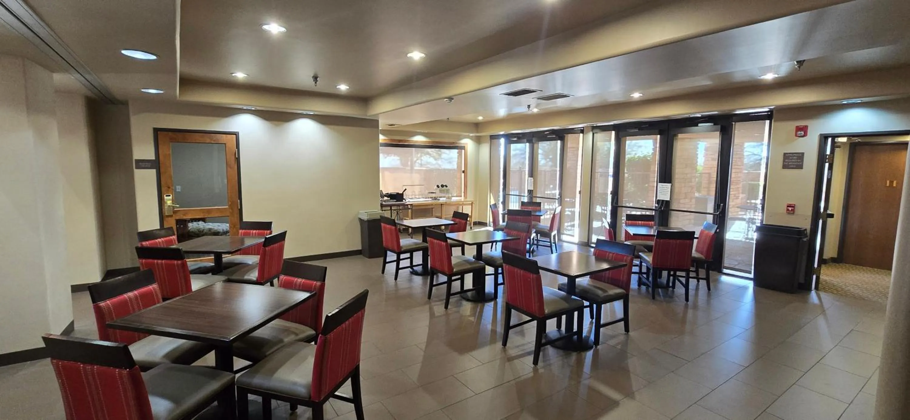 Breakfast in Comfort Inn Benson near Kartchner Caverns