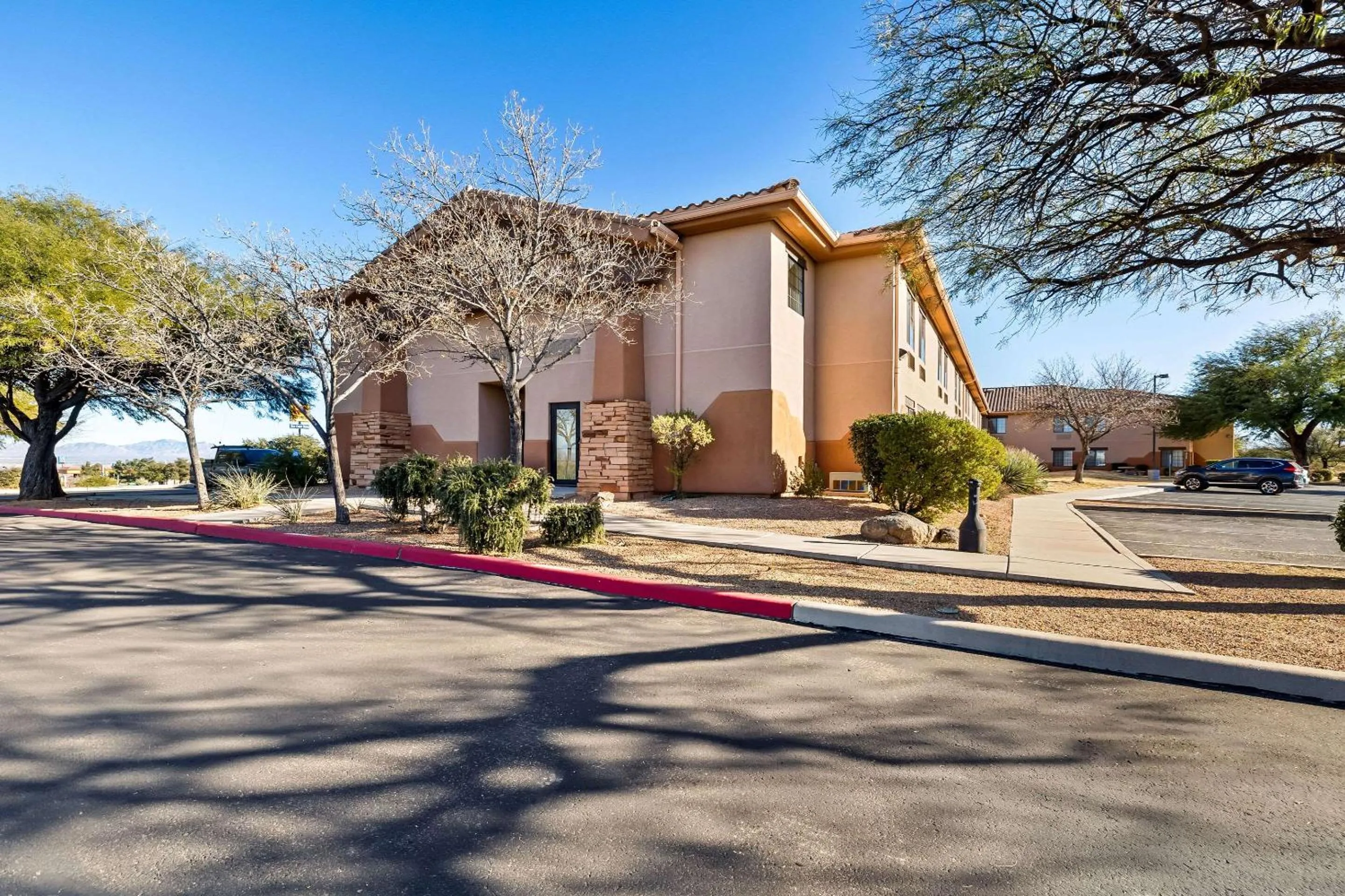 Property building in Comfort Inn Benson near Kartchner Caverns