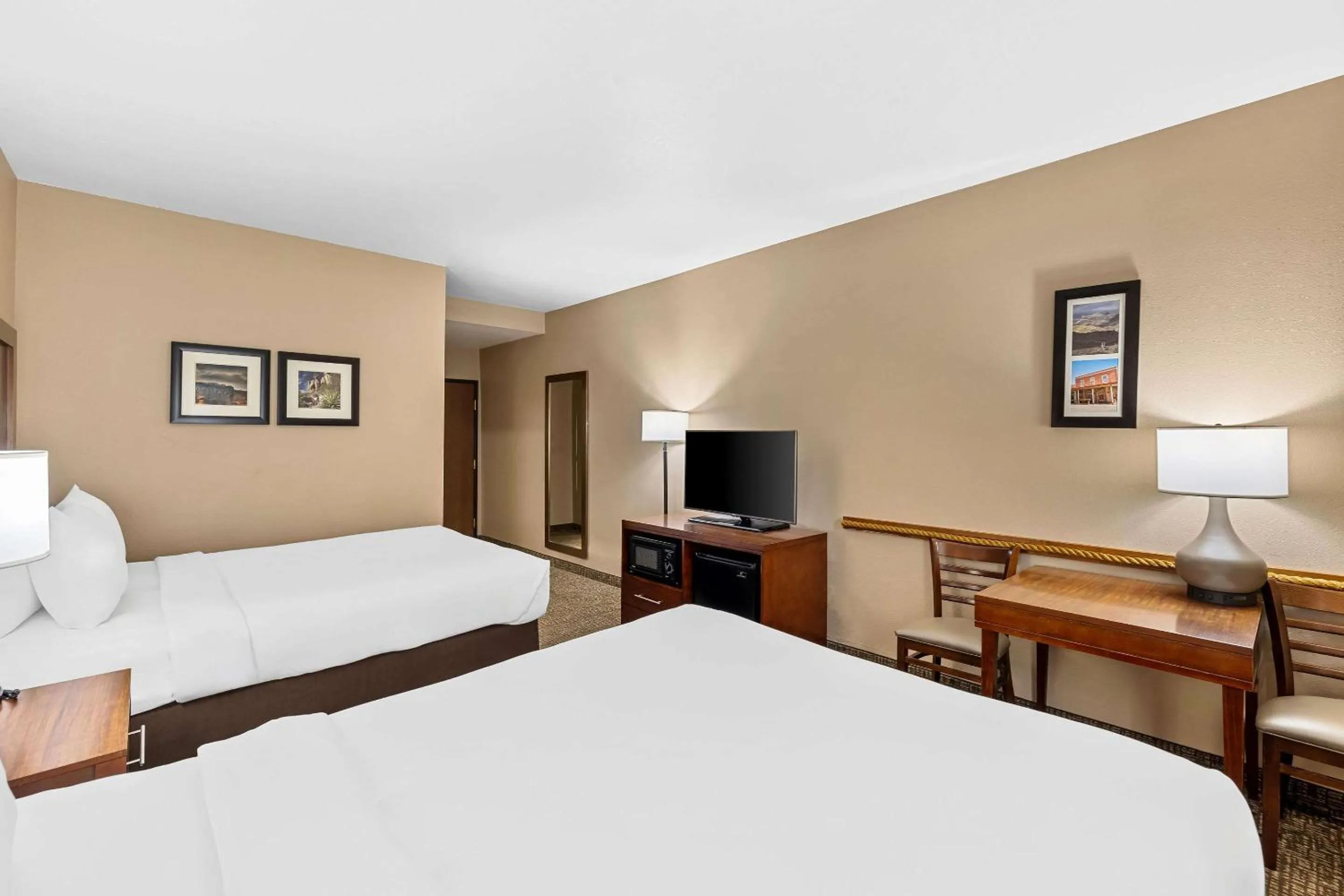 Bedroom, Bed in Comfort Inn Benson near Kartchner Caverns