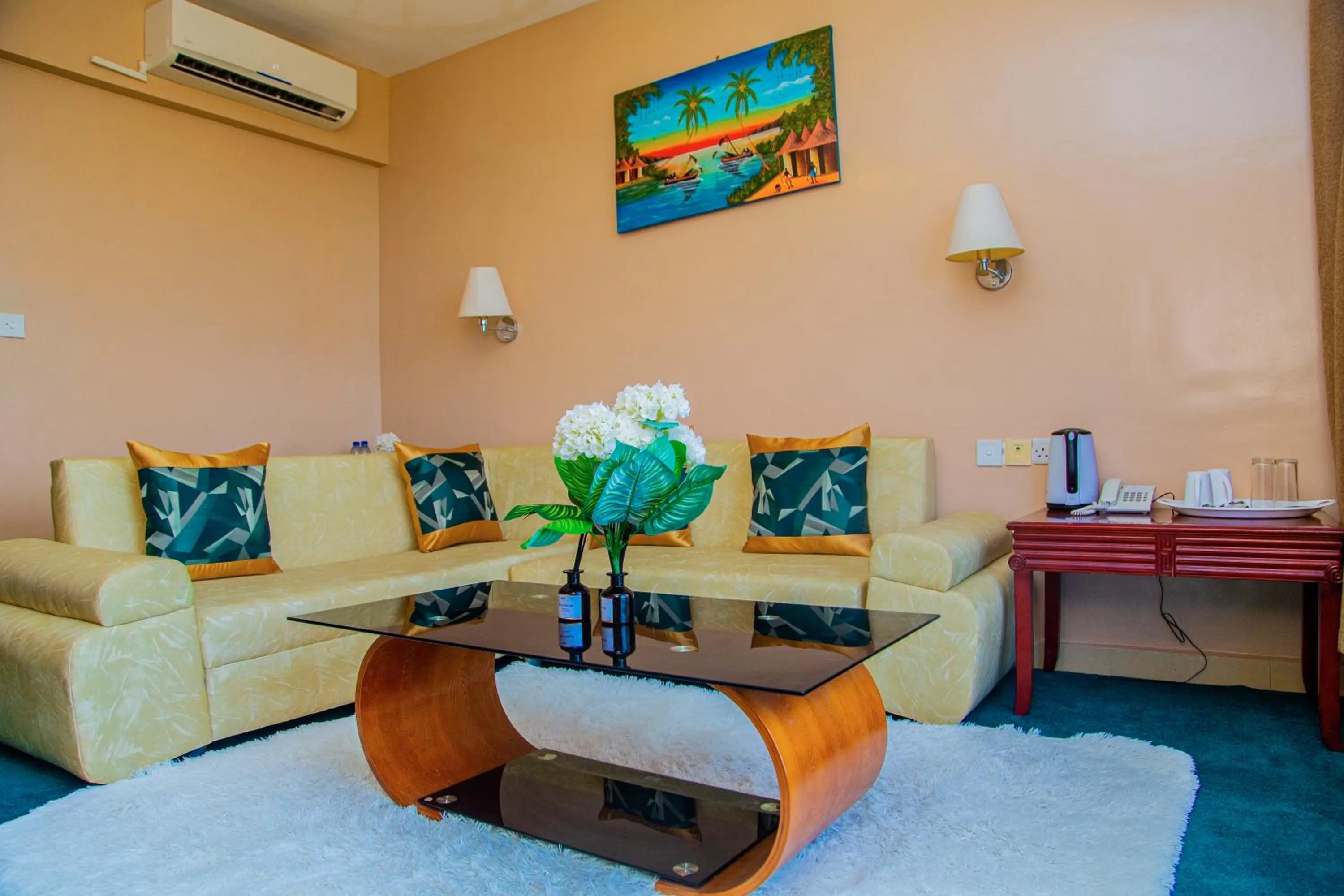 Living room in Luwa Evergreen Hotel
