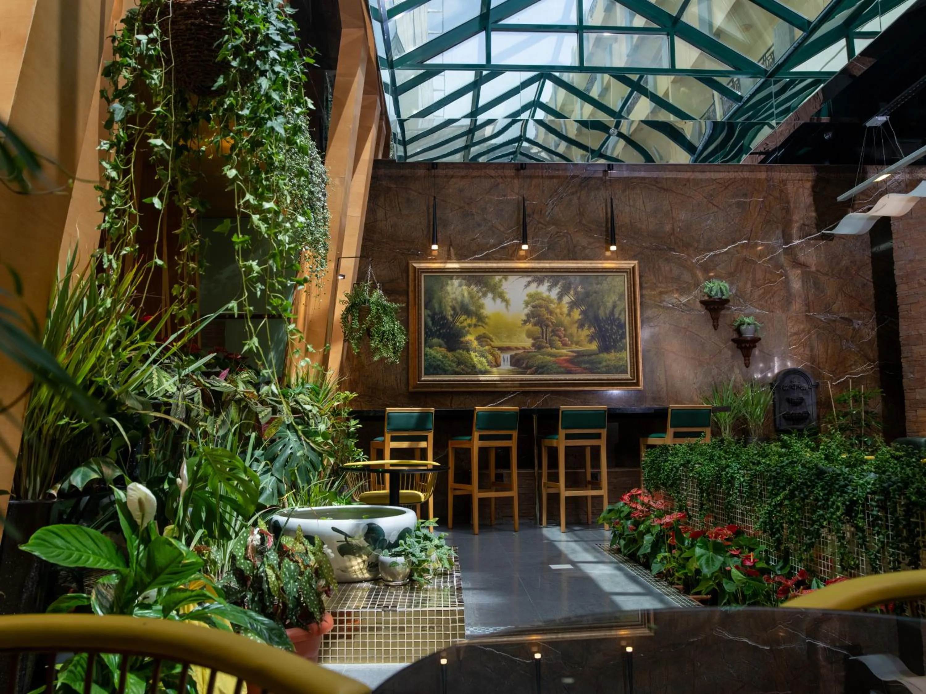 Restaurant/places to eat in Al Khoory Executive Hotel, Al Wasl