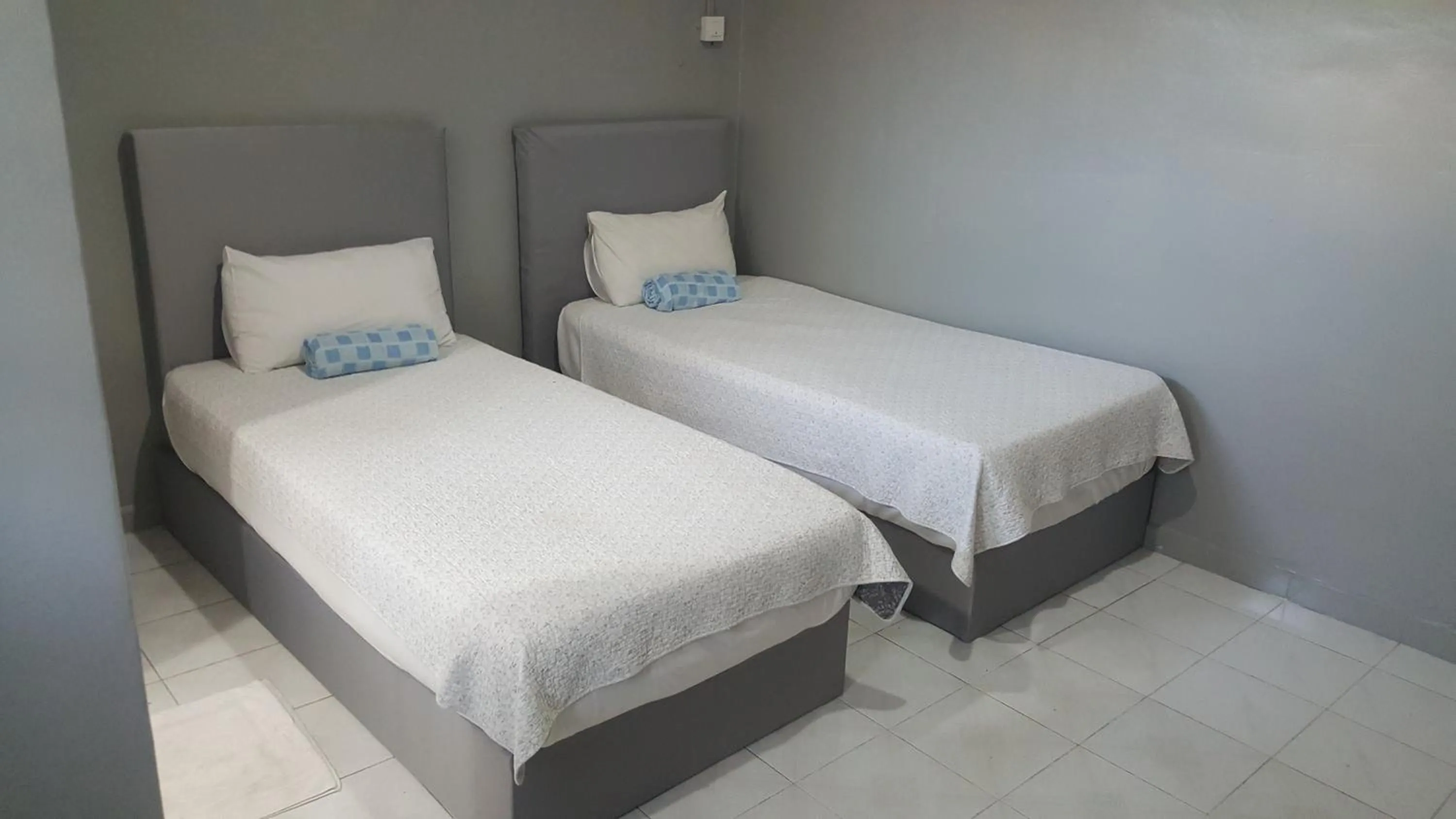 Bed in HOTEL SHAFURA 2