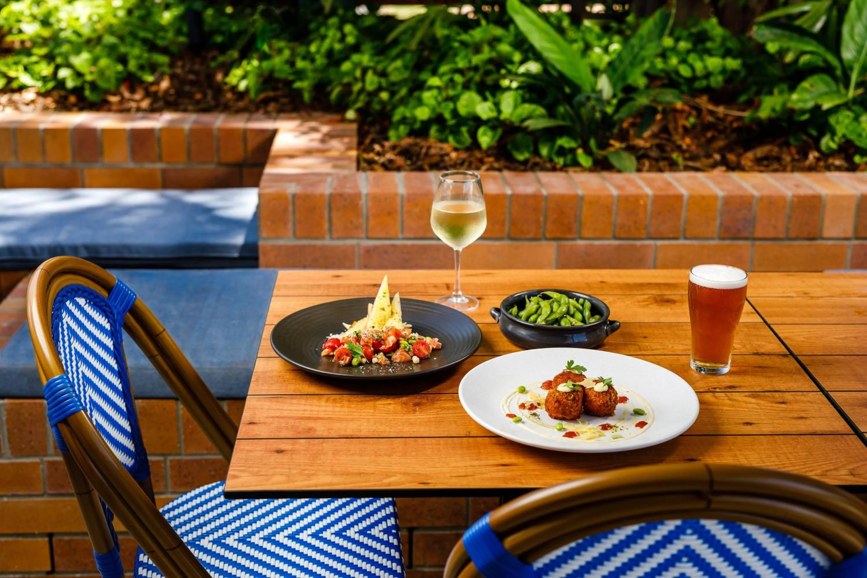 Restaurant/places to eat in The Waterloo Bay Hotel