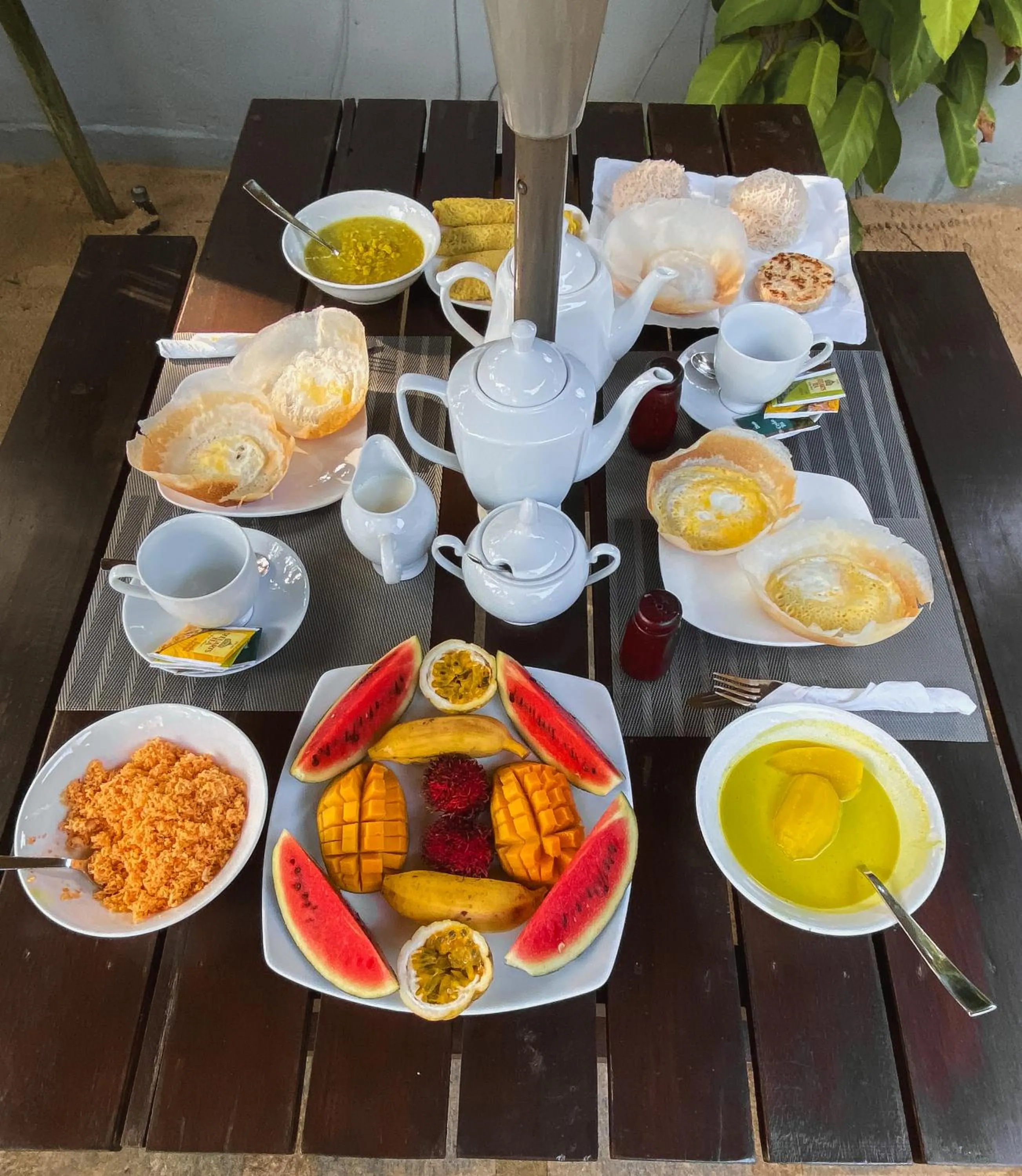 Breakfast in Luaya Beach