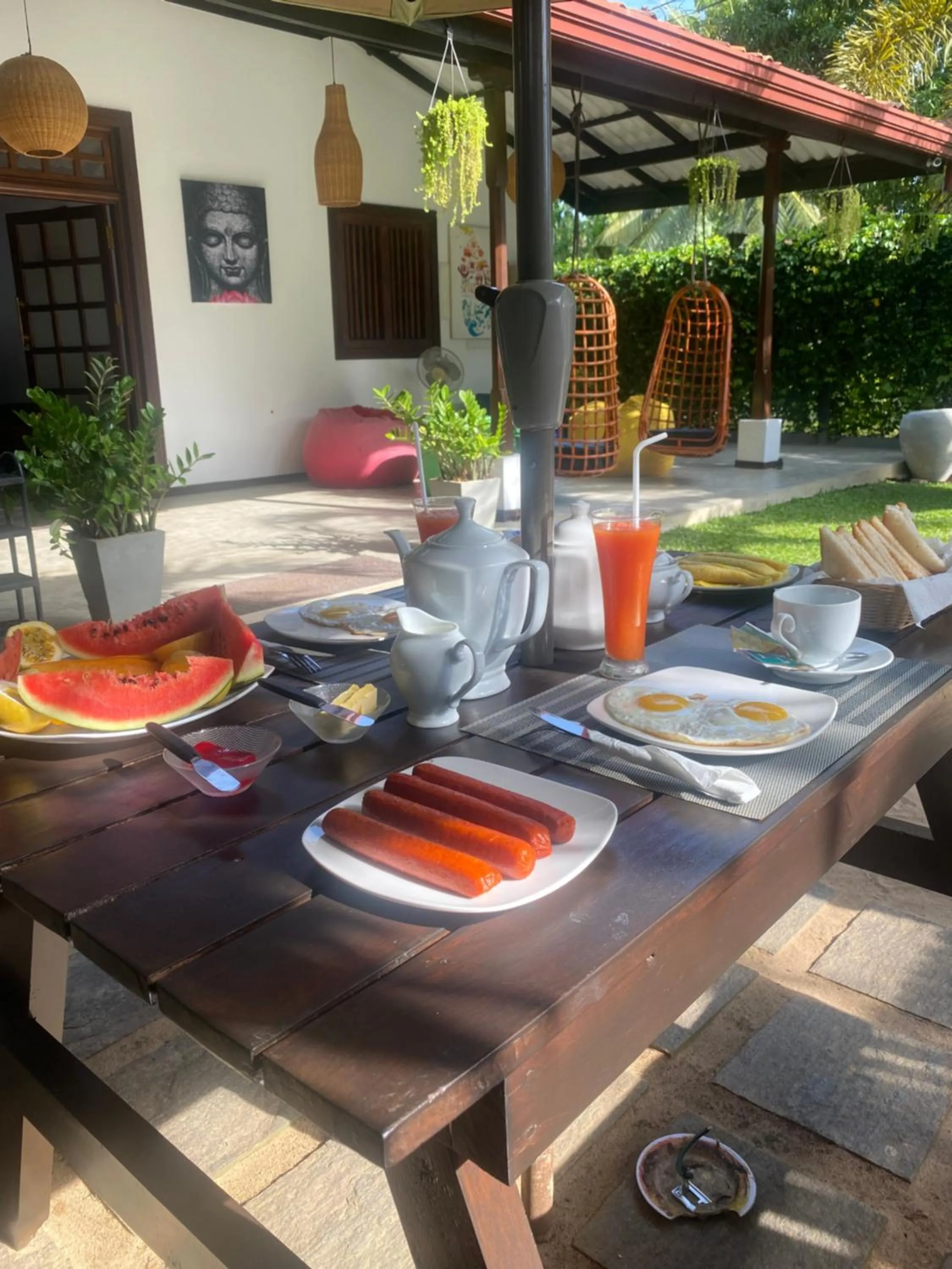 Restaurant/Places to Eat in Luaya Beach