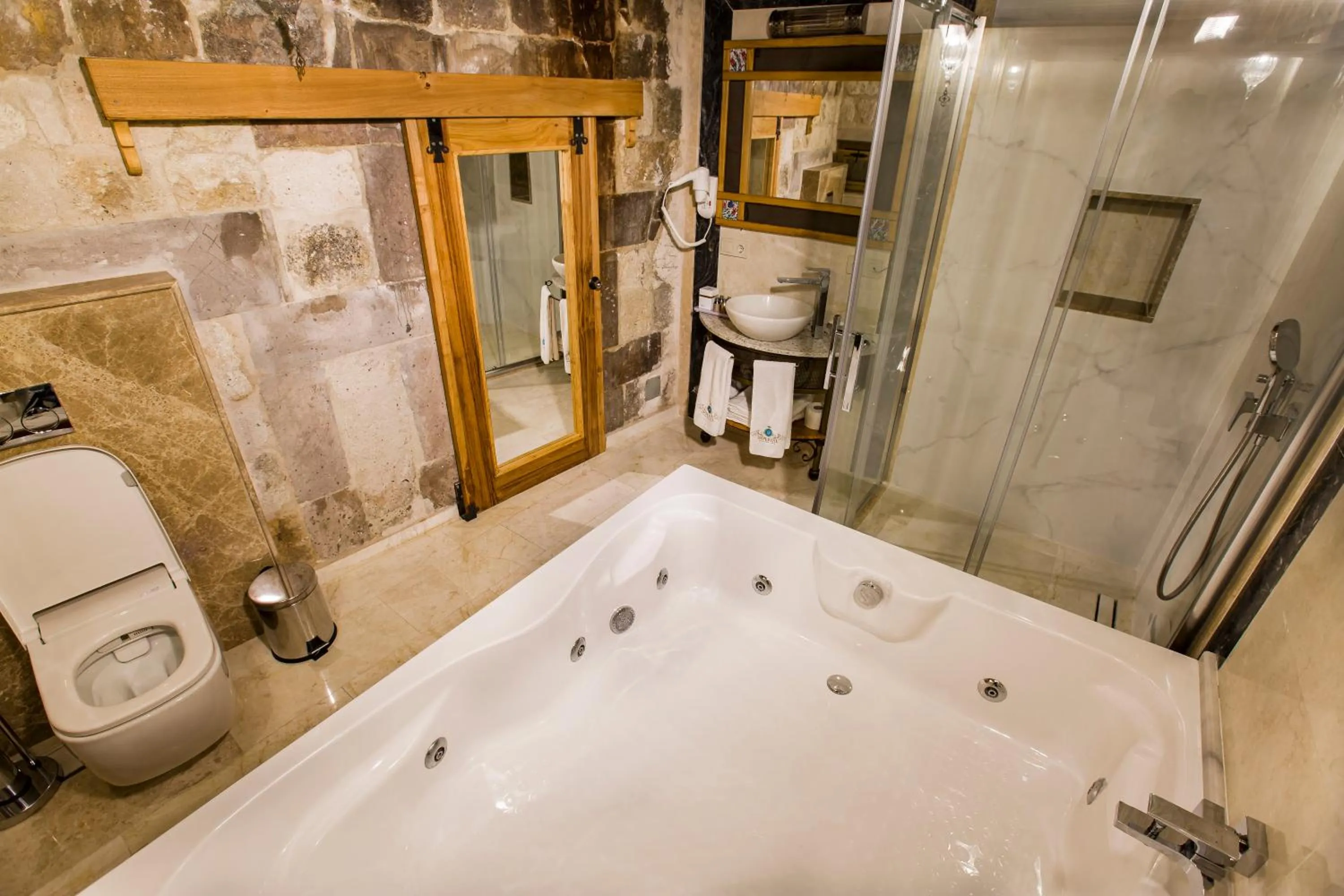 Imperial Cave Suites & Spa