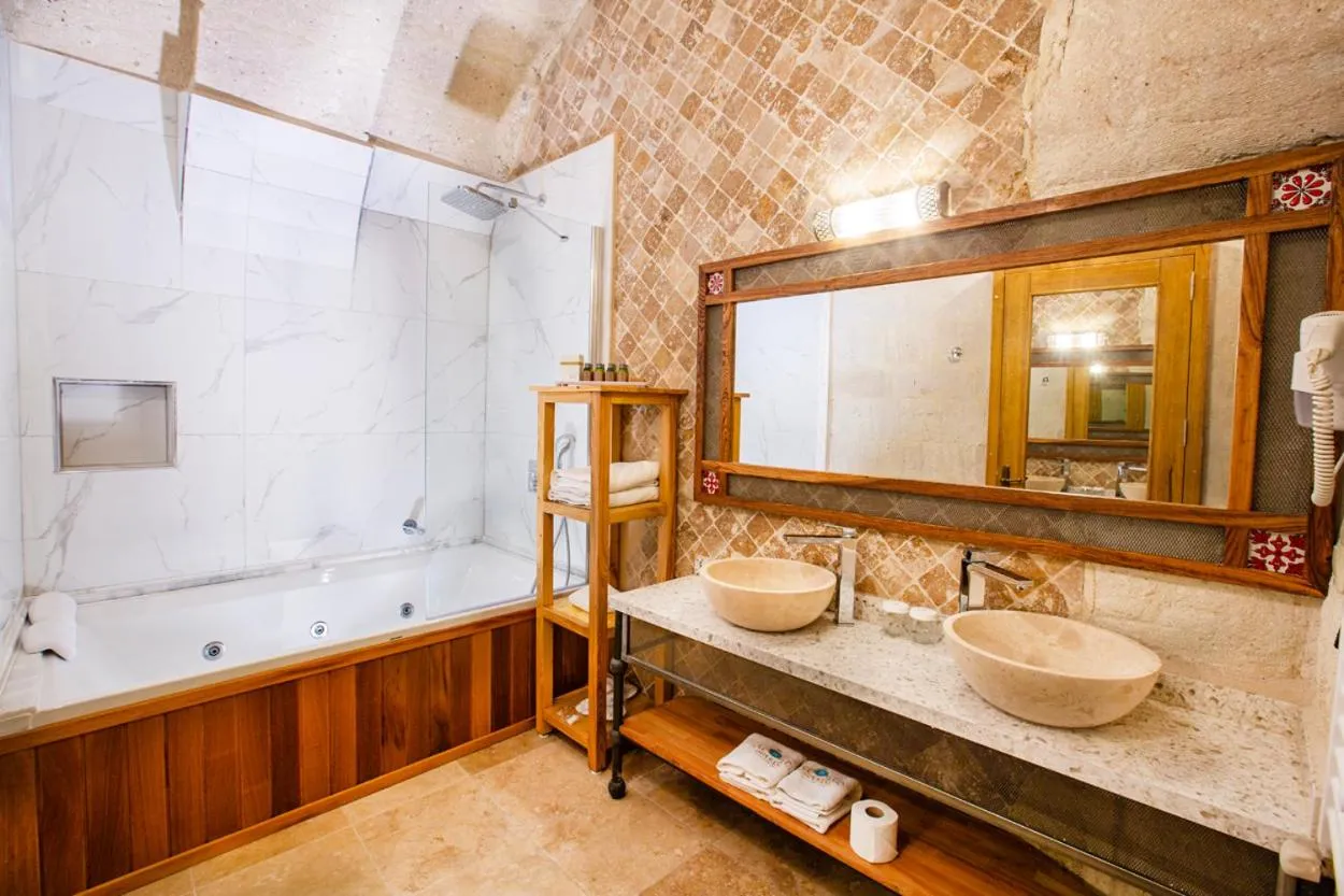 Imperial Cave Suites & Spa