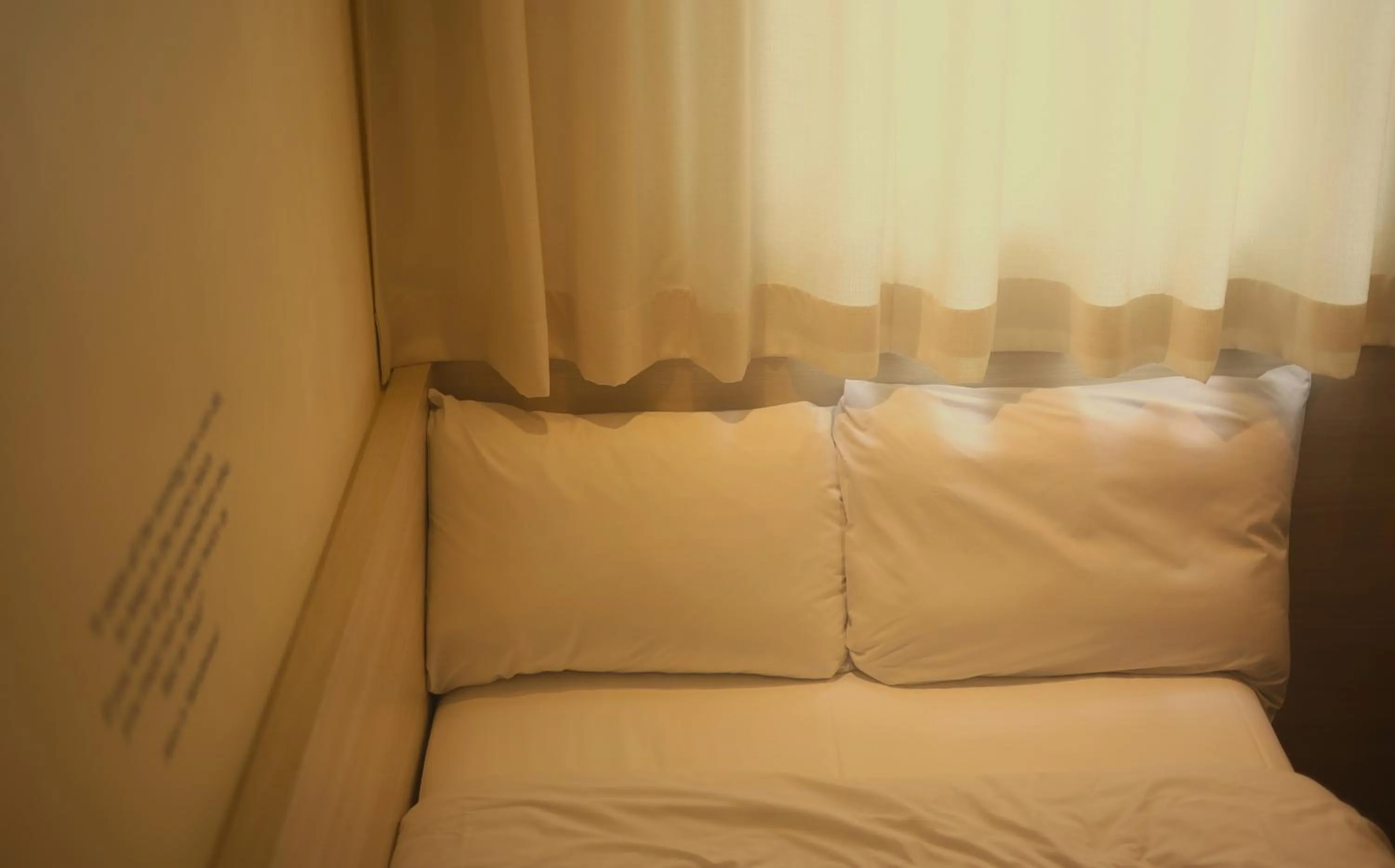 Property building, Bed in Hotel Lemong